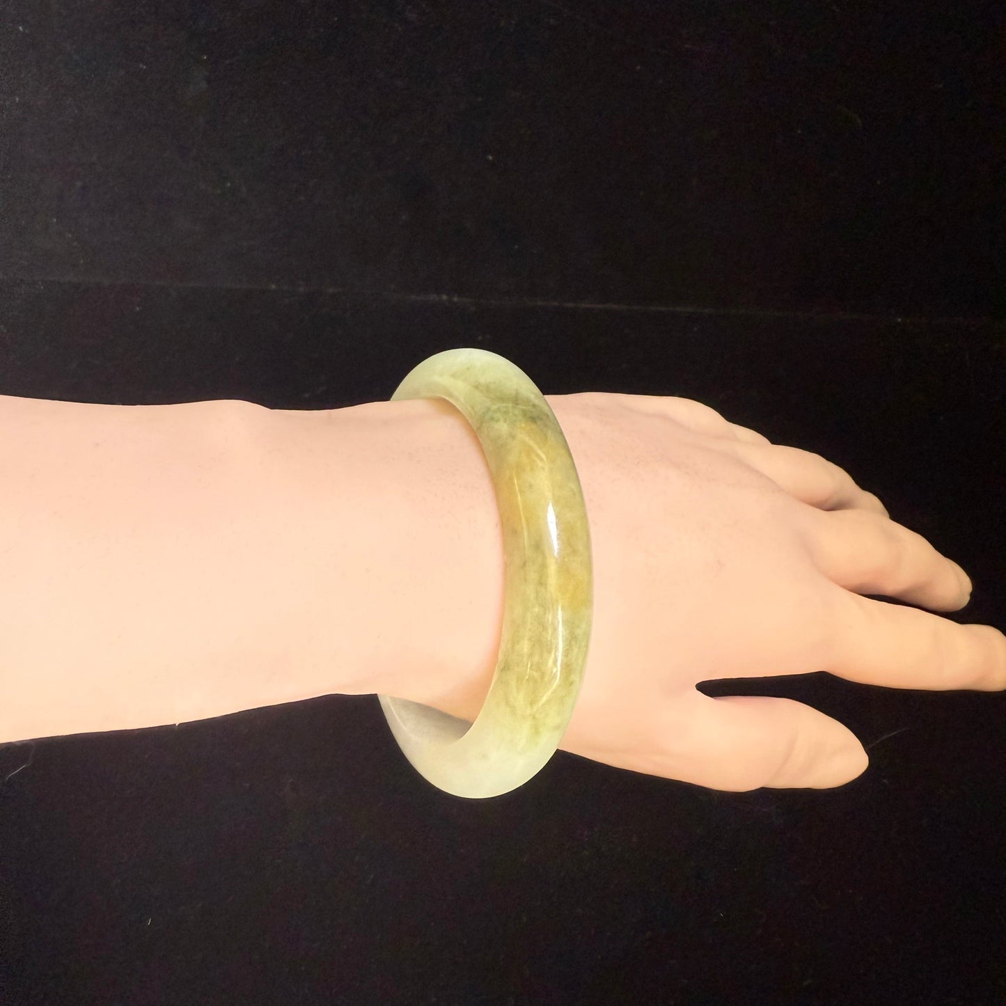 62. White with yellow Jade bangle