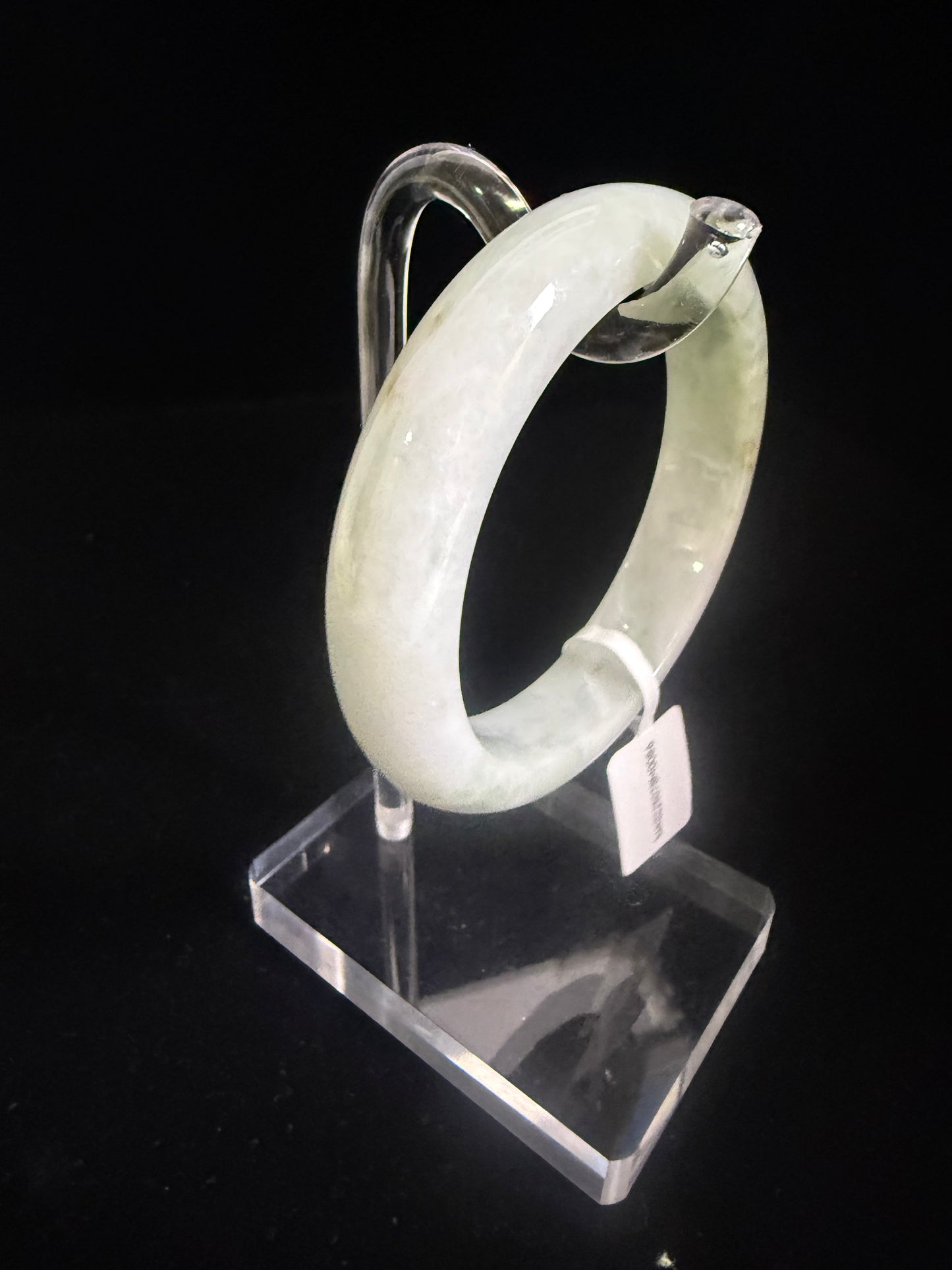 86. Light green jade bangle