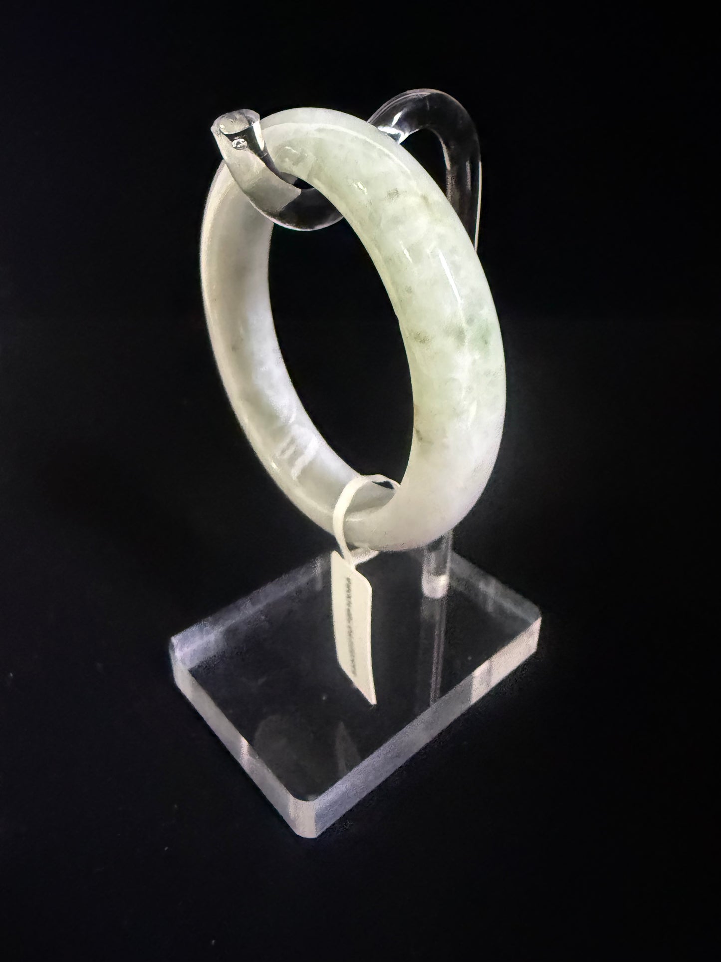 86. Light green jade bangle