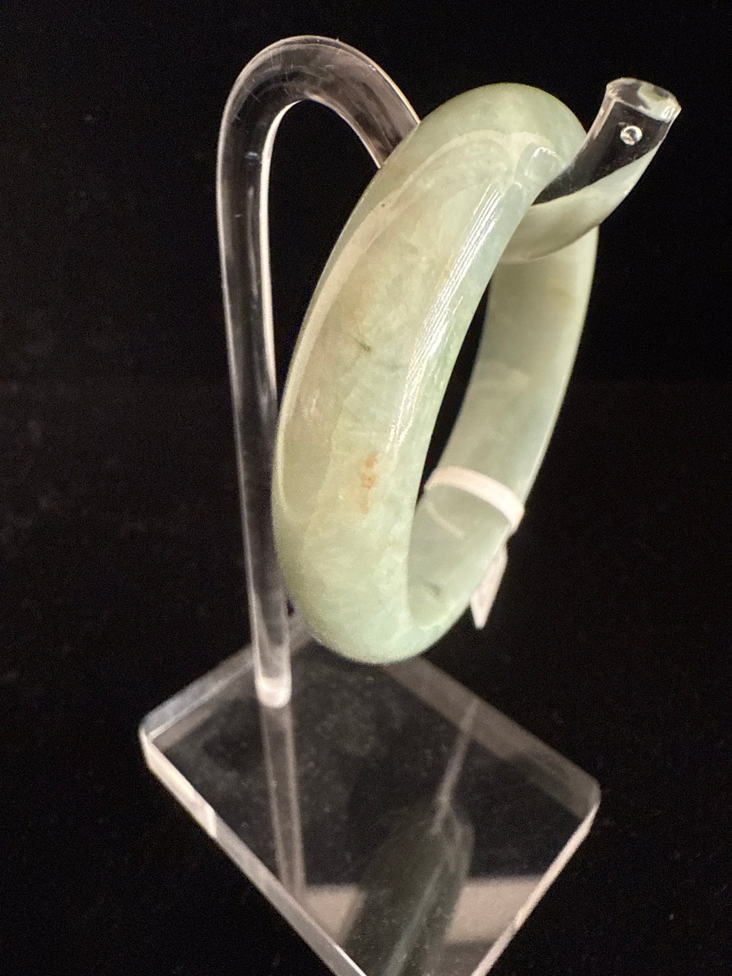 112. Glossy green Jade bangle