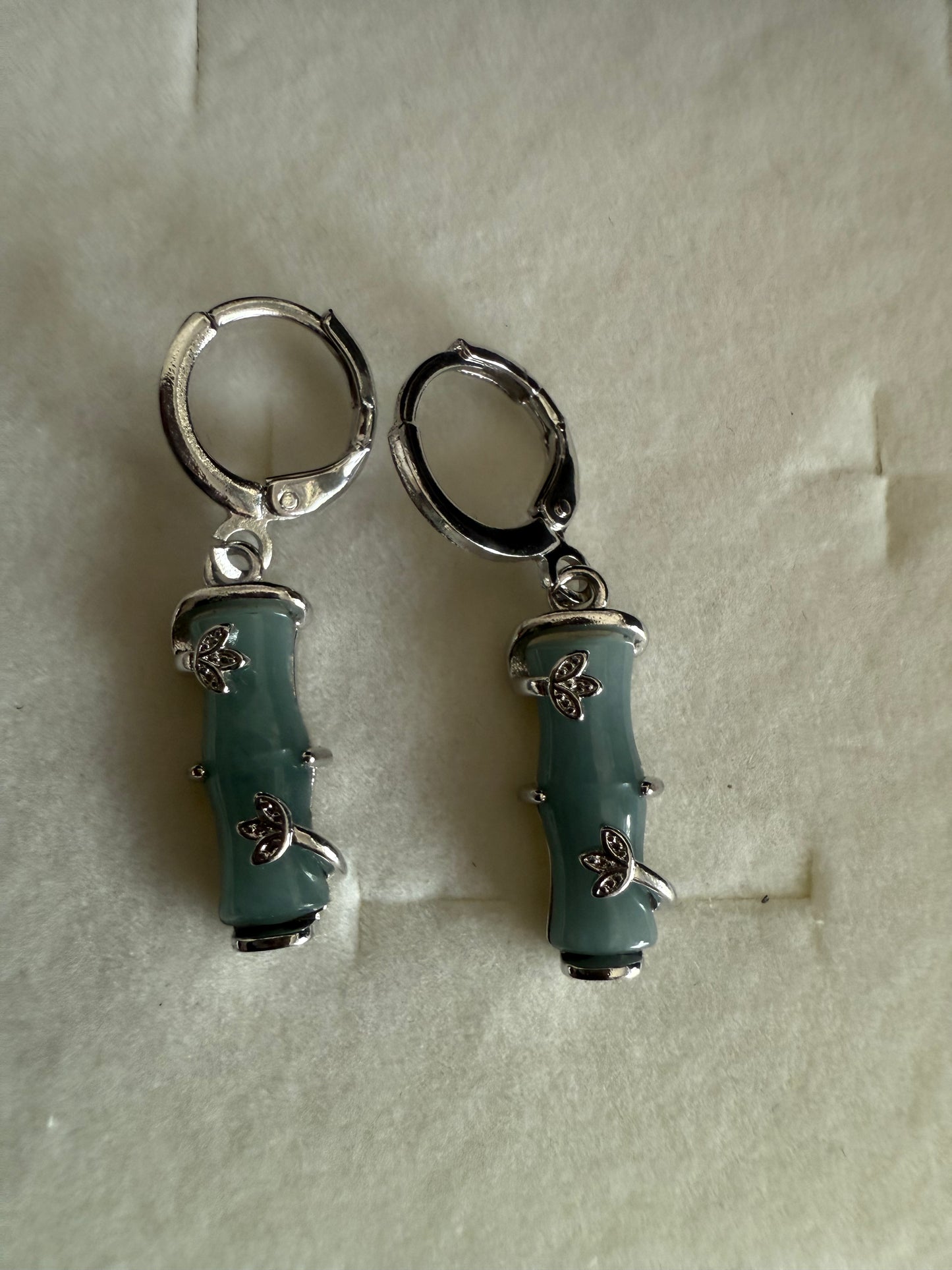 E332. Bamboo Jade Earring