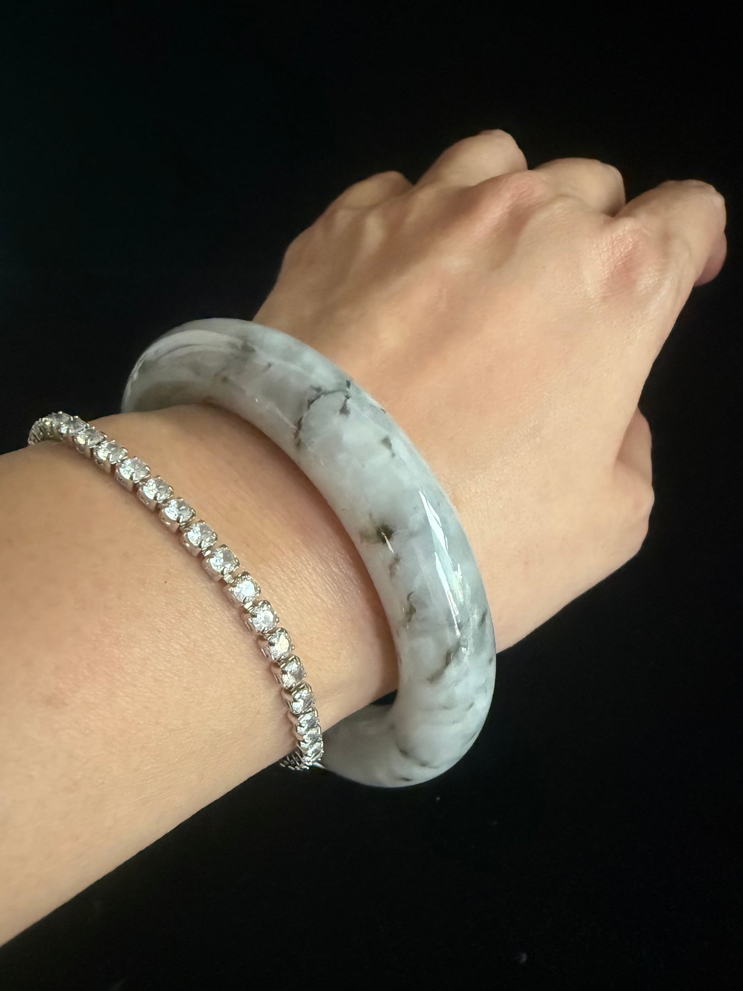 300. Traditional round floating flower motif Jade bangle
