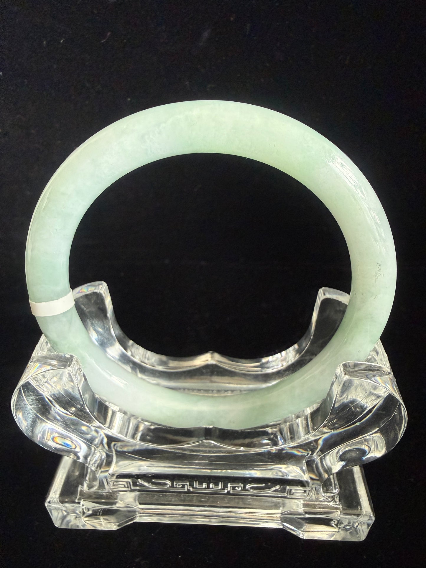 427. Traditional round thin jade bangle