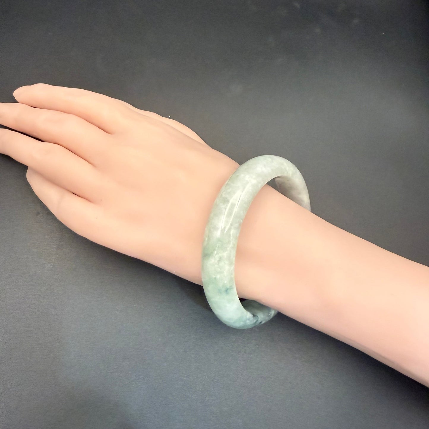 48. Green with snowflakes jade bangle