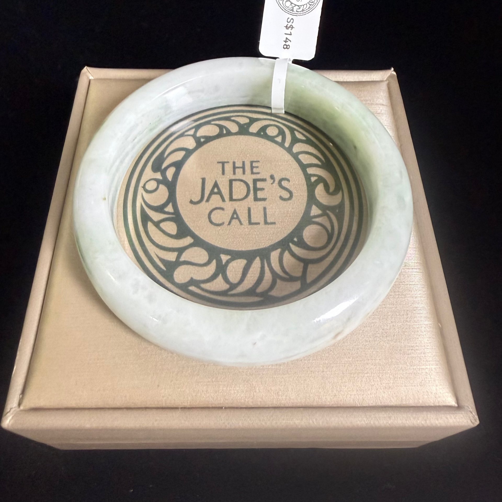 86. ライトグリーンの翡翠のバングル – THE JADE