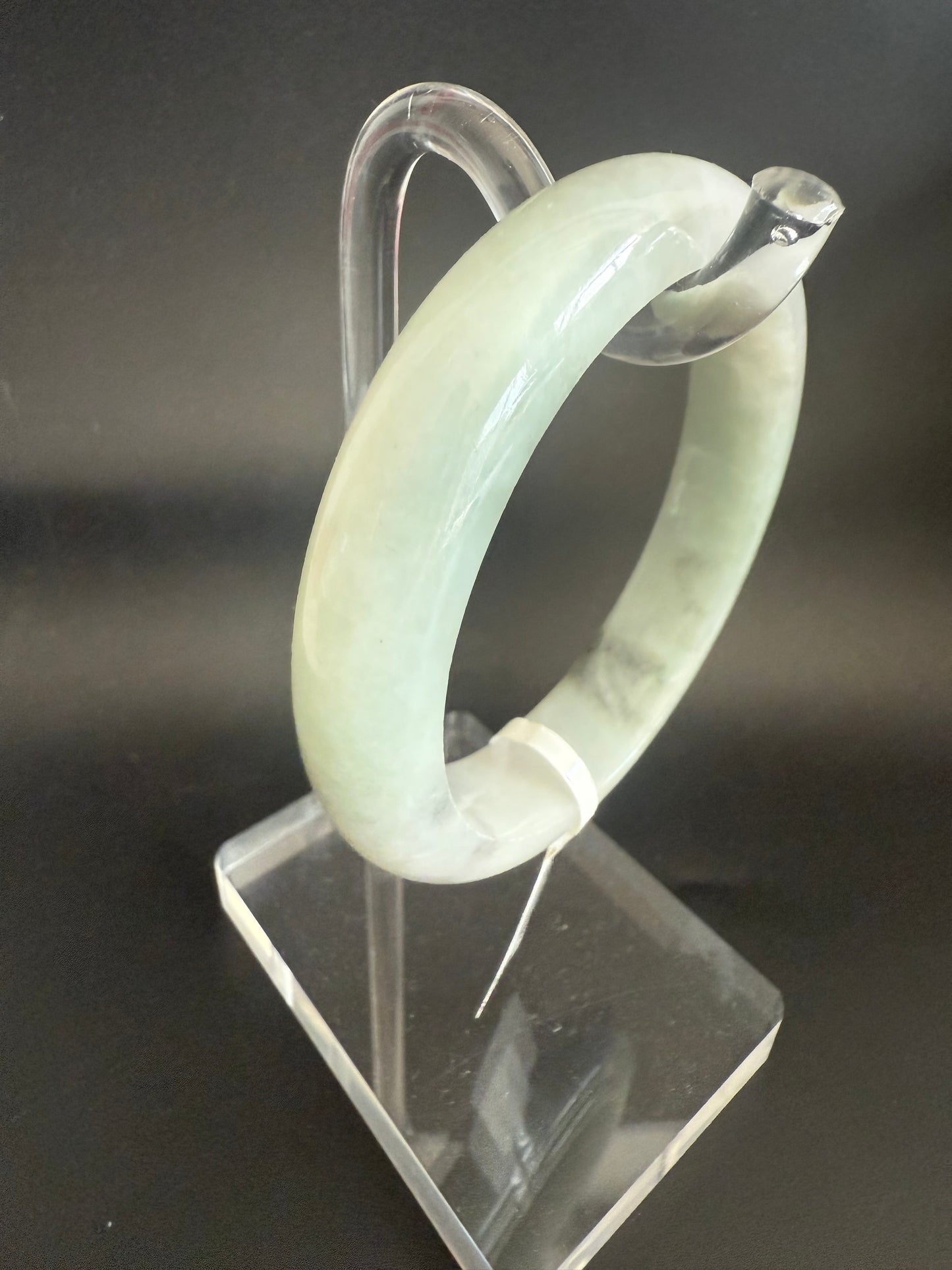 92. Light green Jade bangle