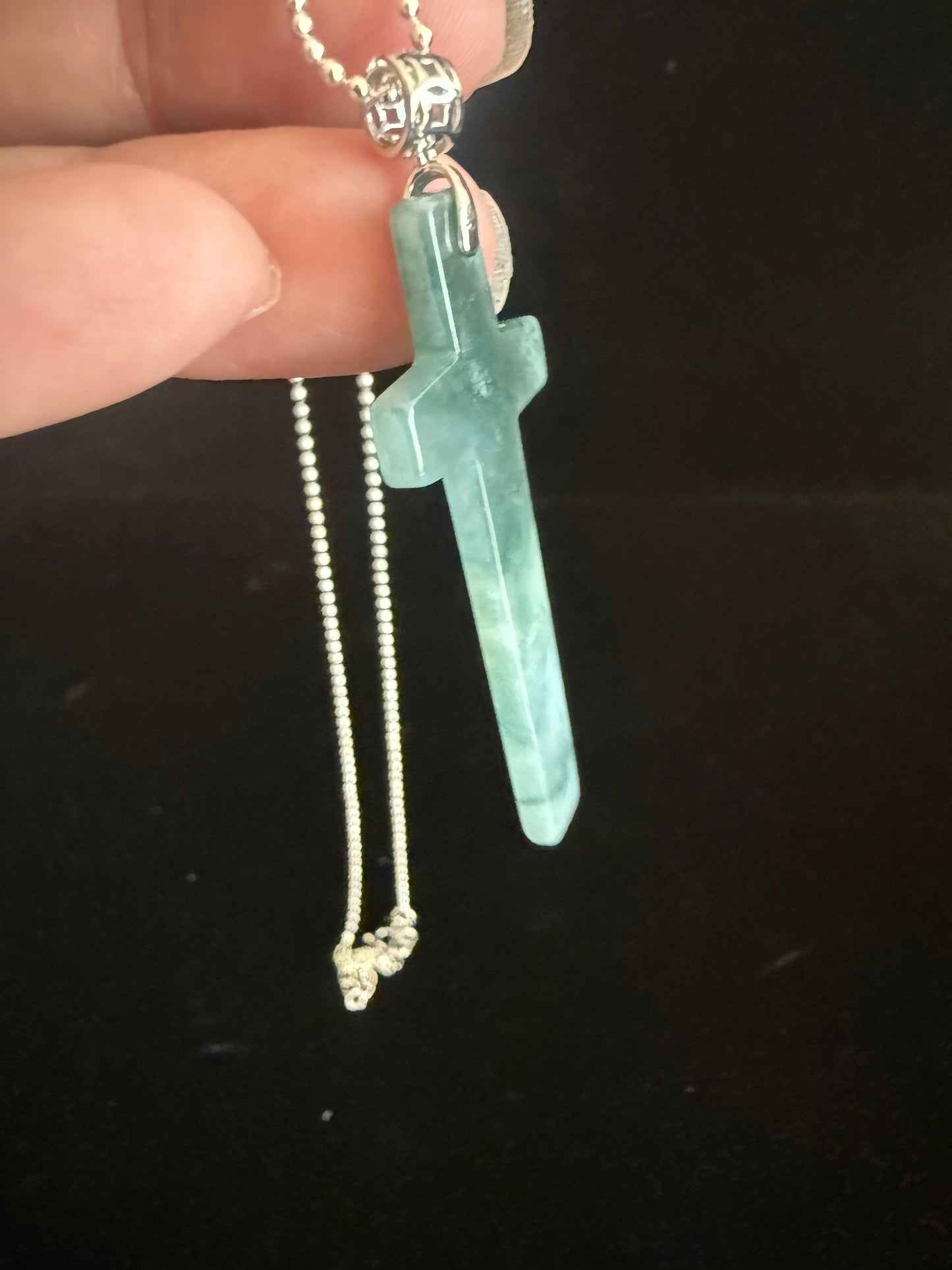 L26. Jade pendant with necklace - Cross