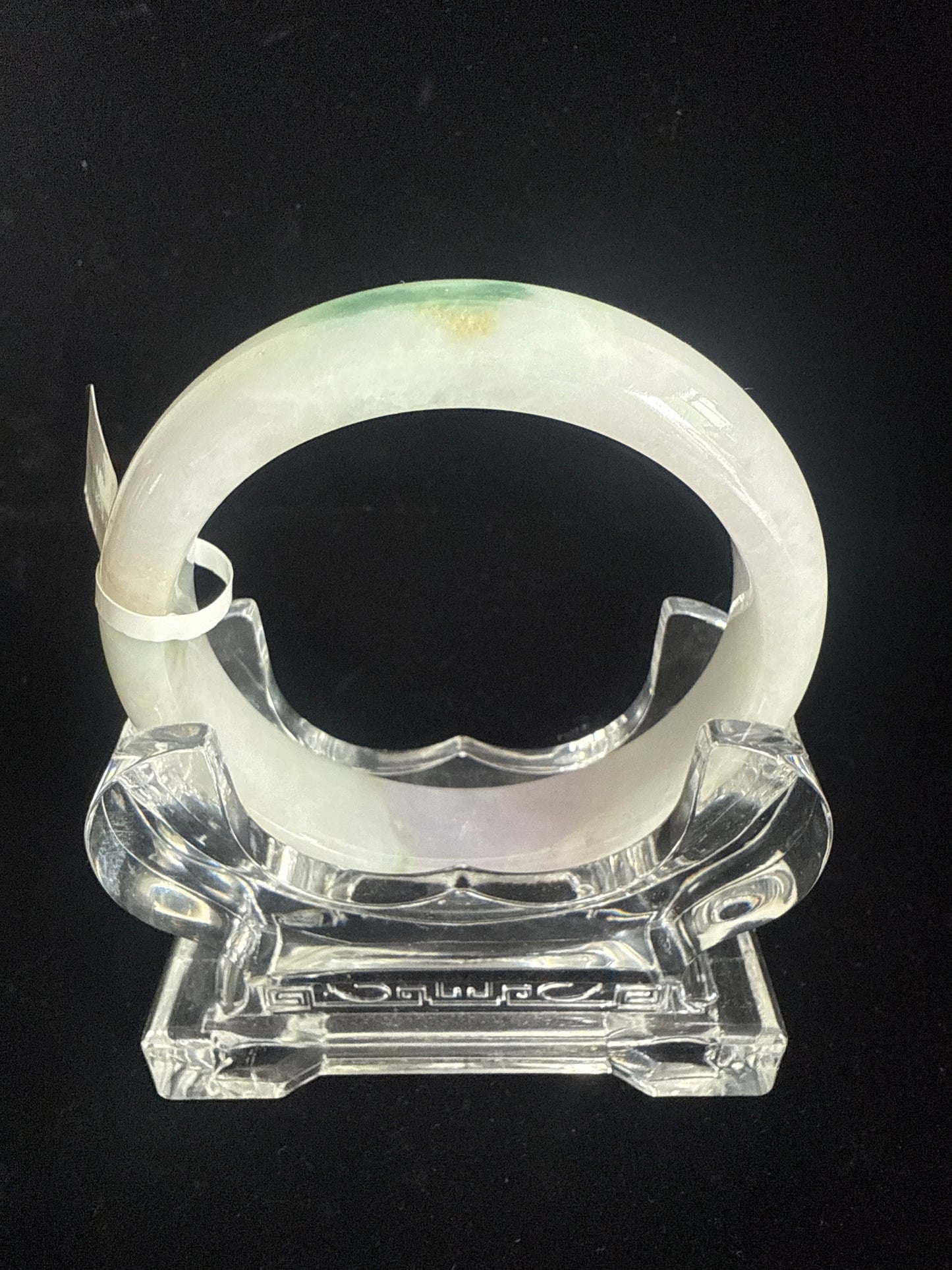 118. white with a dash of lavender Jade Bangle