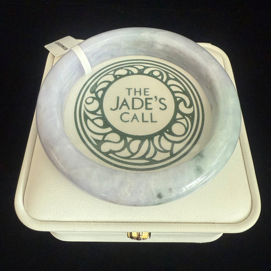 208. Lavender with speckle green Jade bangle