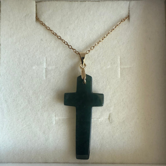 L27. Jade pendant with necklace - Cross