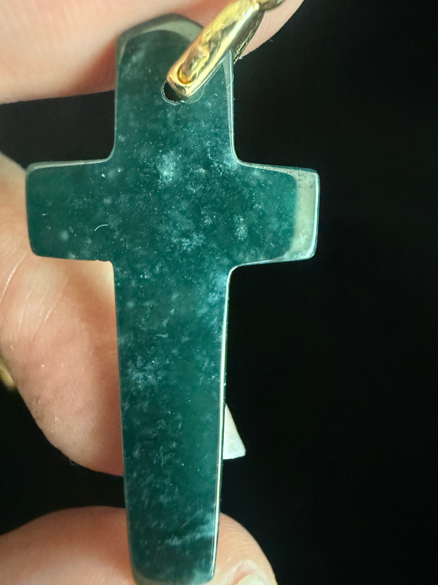 L27. Jade pendant with necklace - Cross
