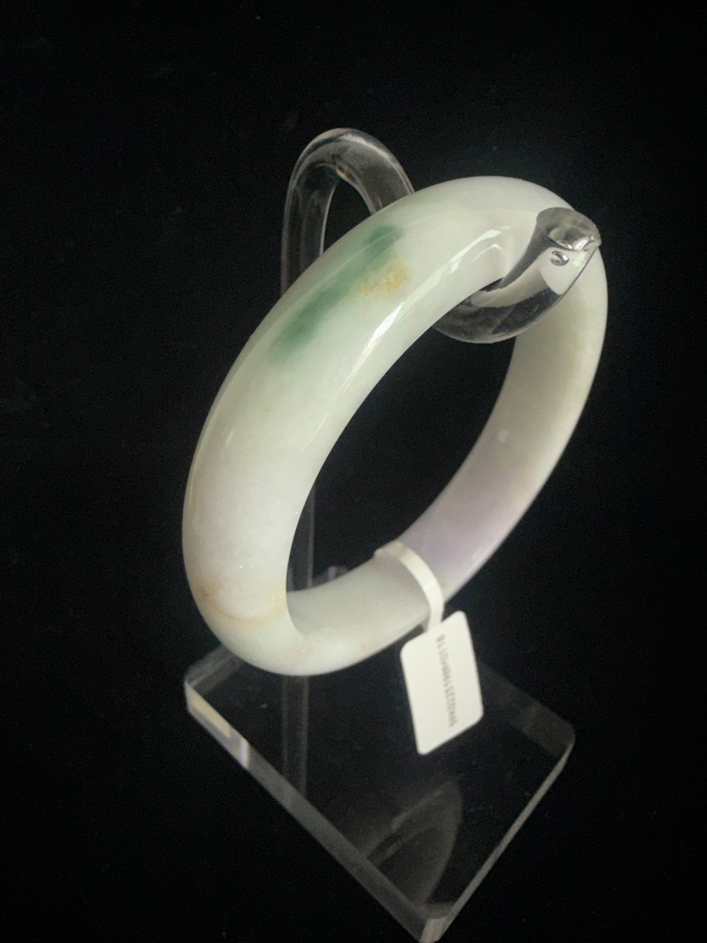 118. white with a dash of lavender Jade Bangle