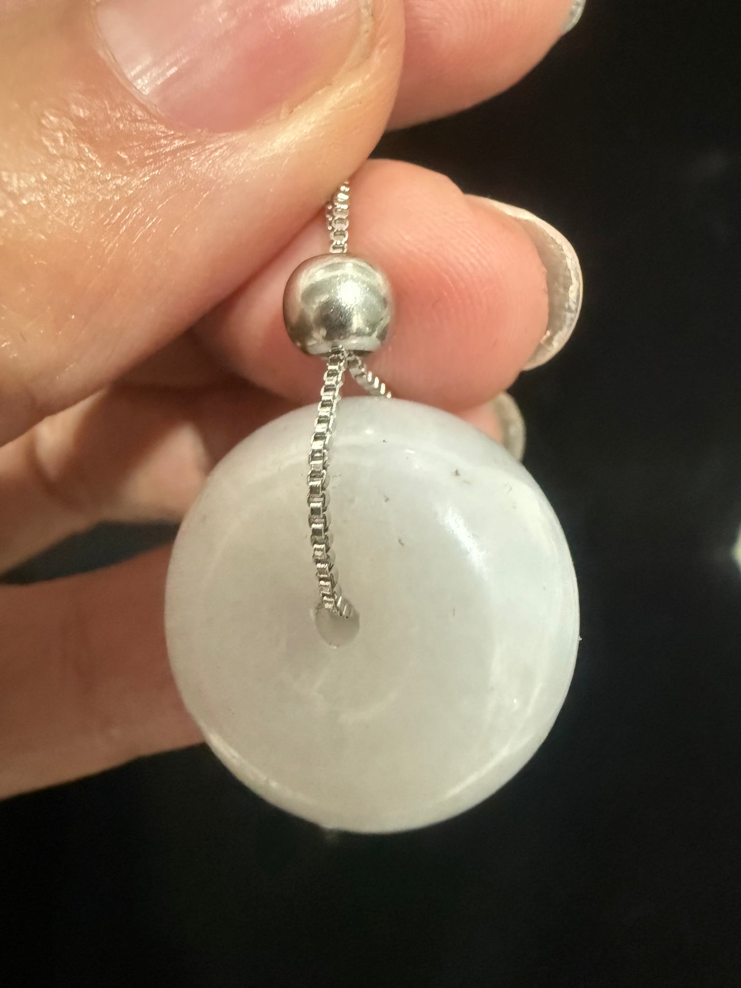 21. Jade pendant with necklace - meaty button
