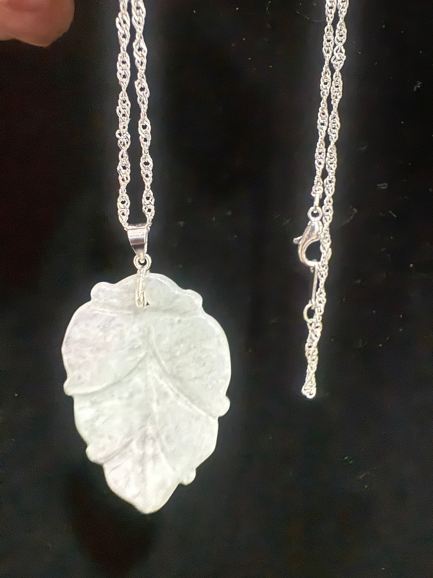 20. Jade pendant with necklace