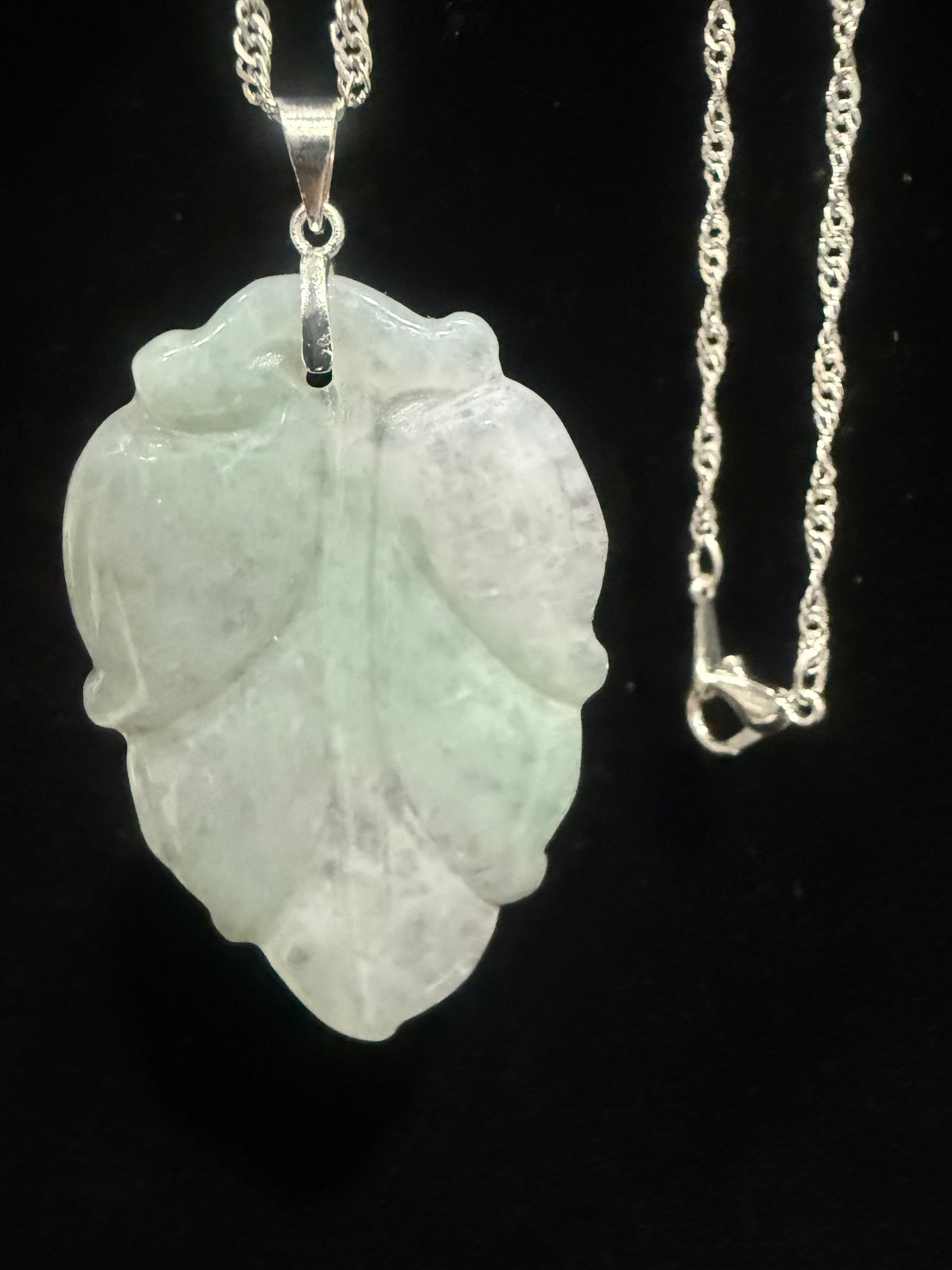 20. Jade pendant with necklace