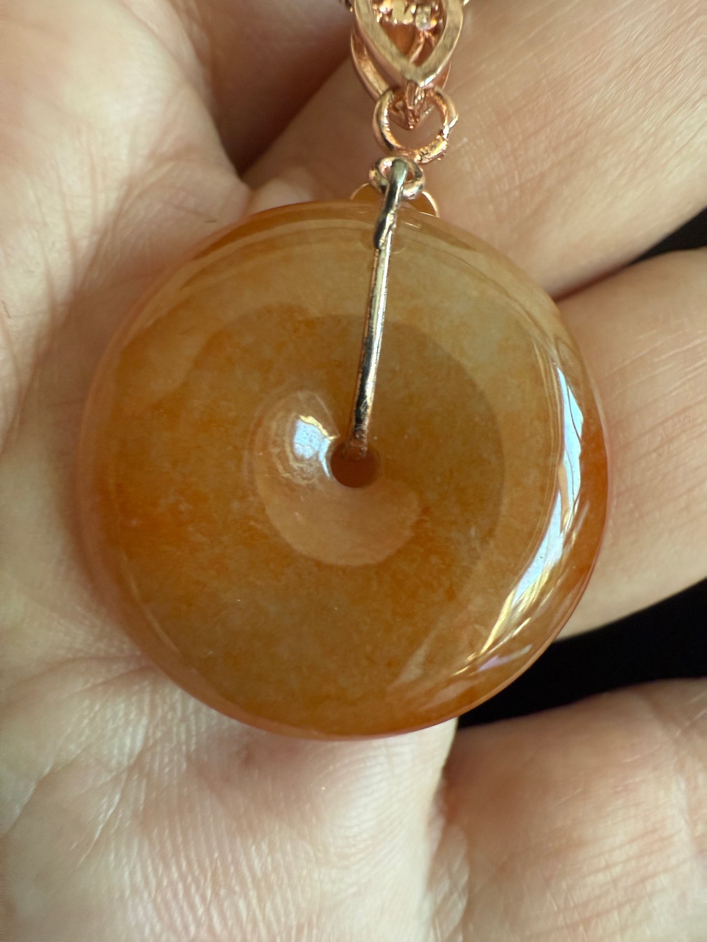 L24. Jade pendant with necklace - Safety button