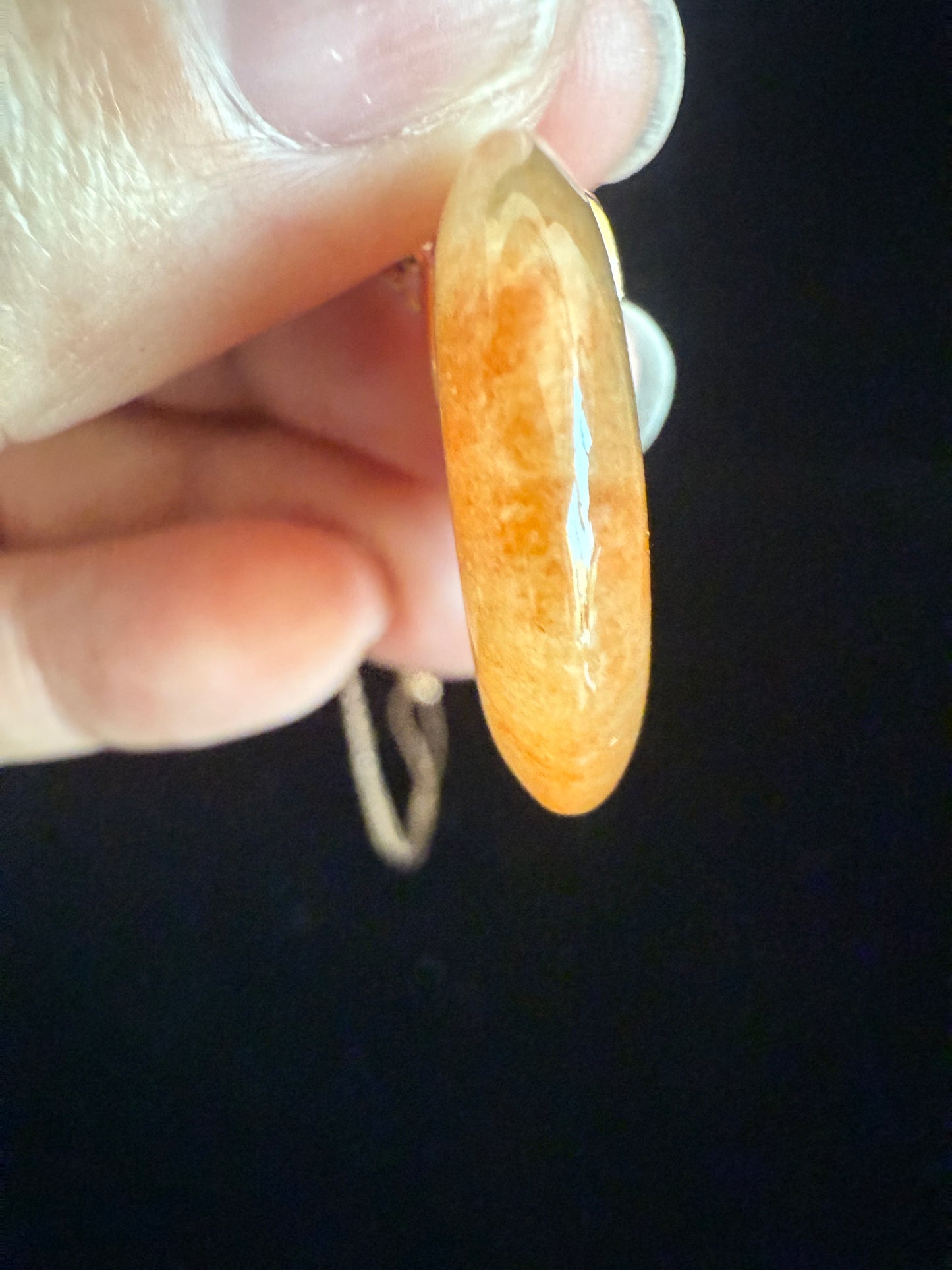 L24. Jade pendant with necklace - Safety button