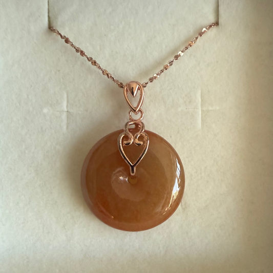 L24. Jade pendant with necklace - Safety button