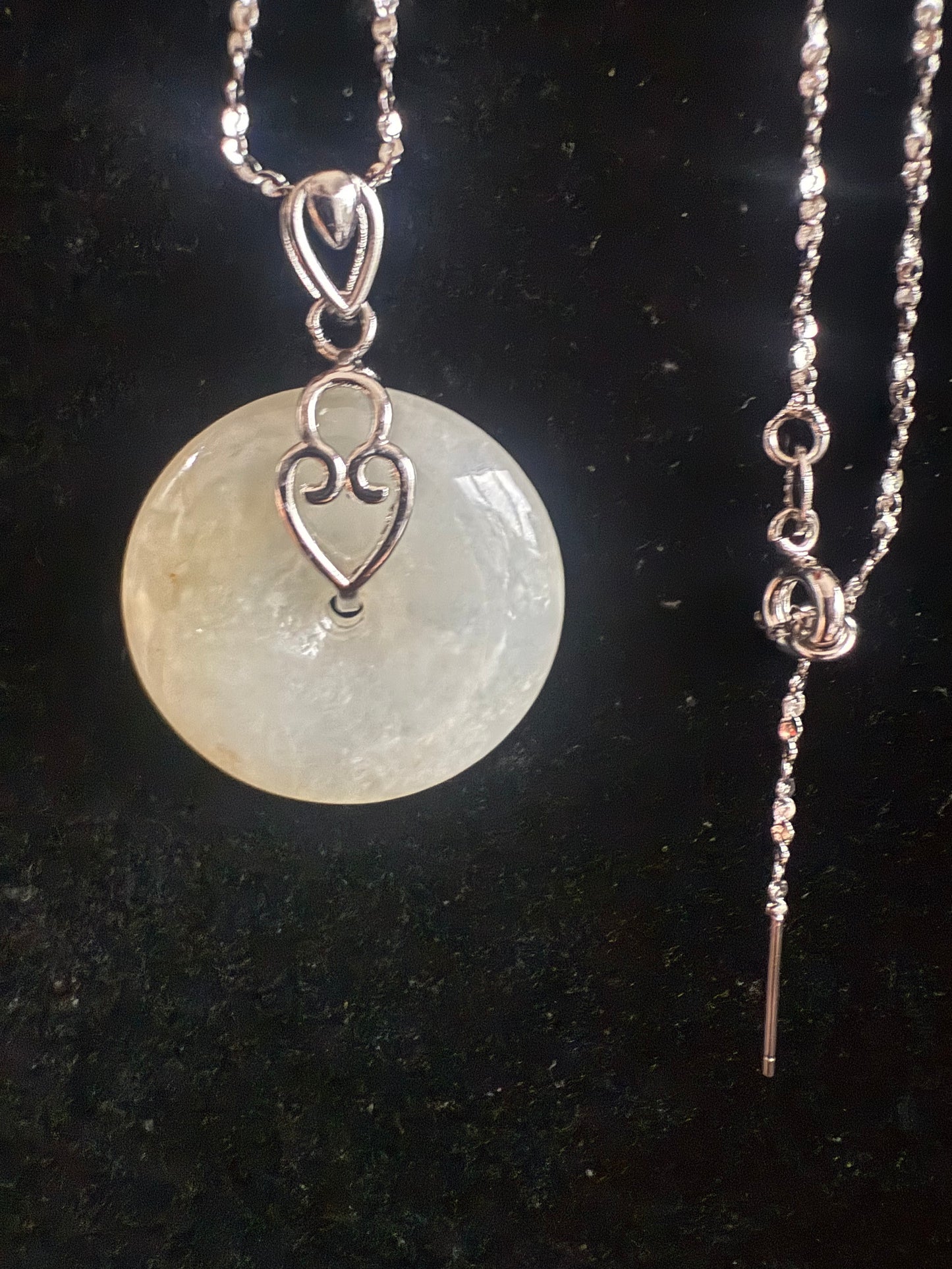 L23. Jade pendant with necklace -Safety button