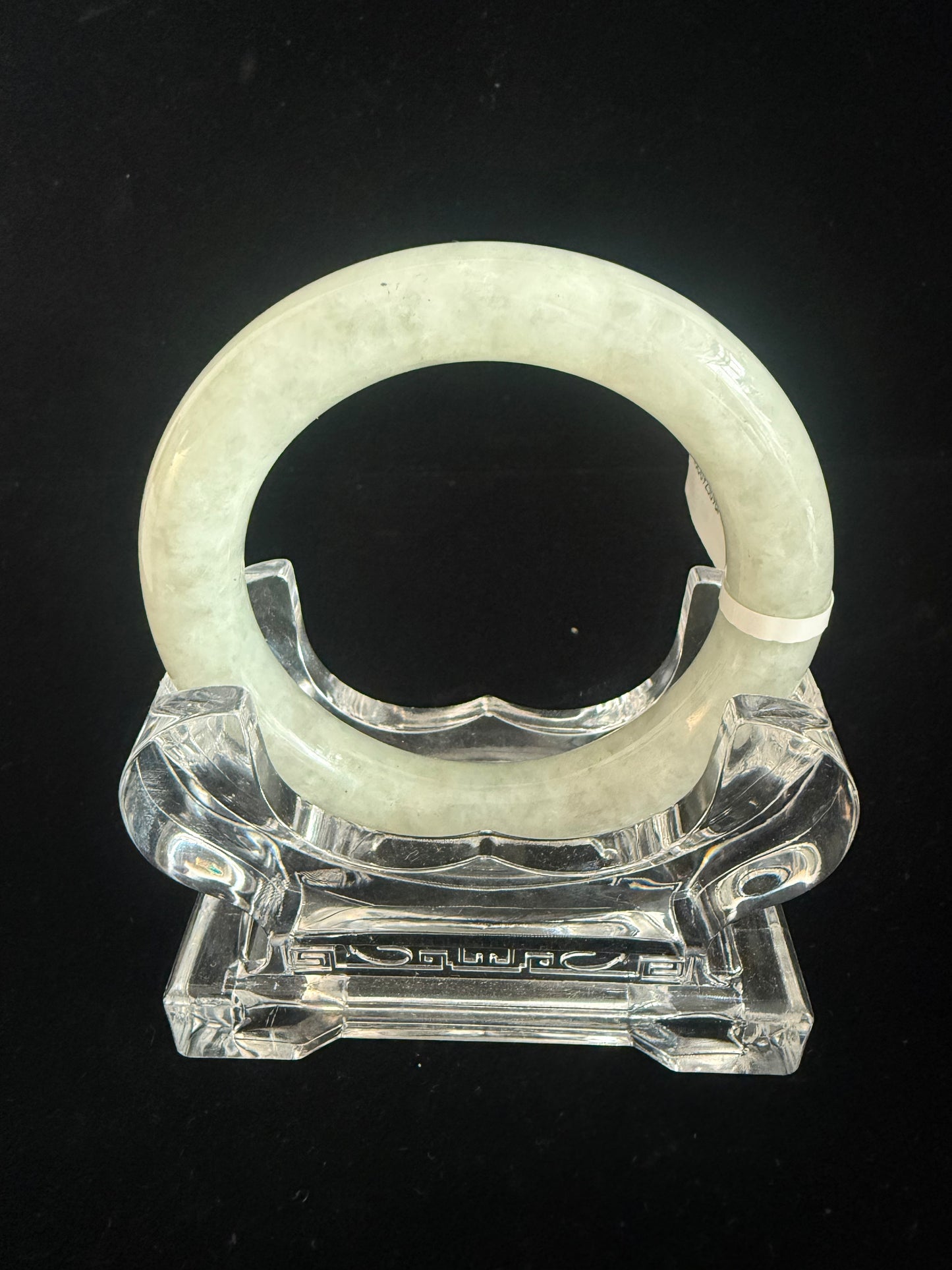 211. Cotton like yellow green Jade Bangle