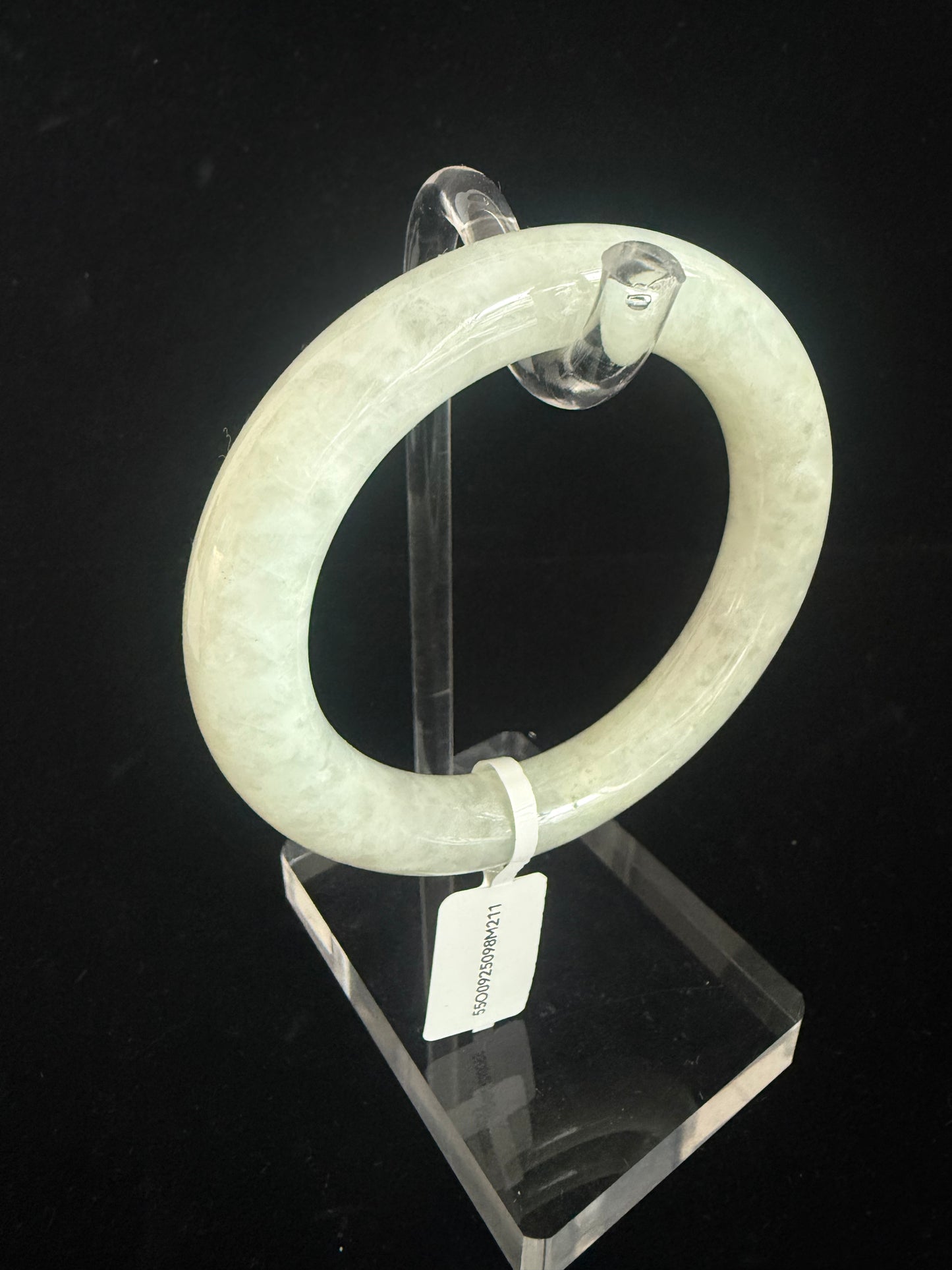 211. Cotton like yellow green Jade Bangle