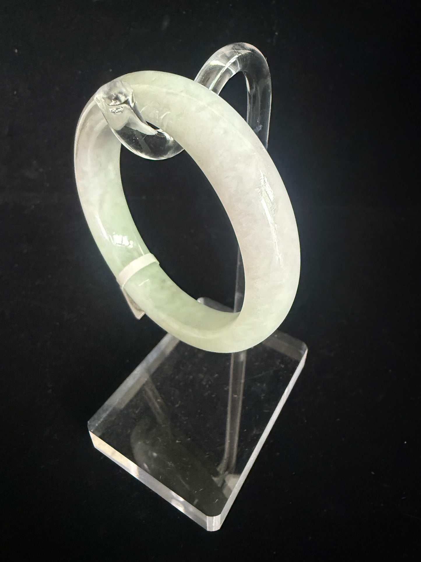 119. Light green youthful Jade Bangle