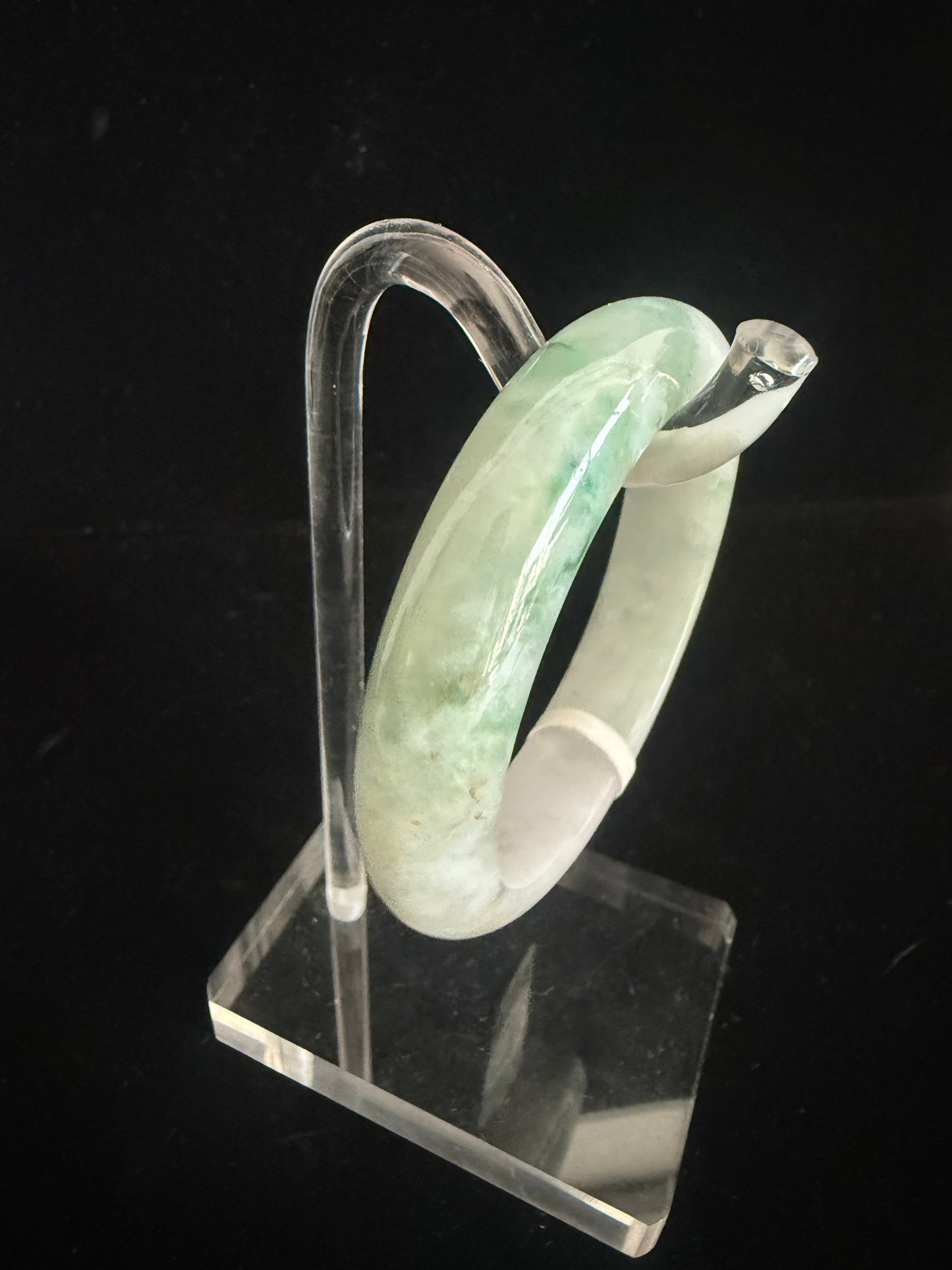 151. Light green touches in white undertone Jade bangle
