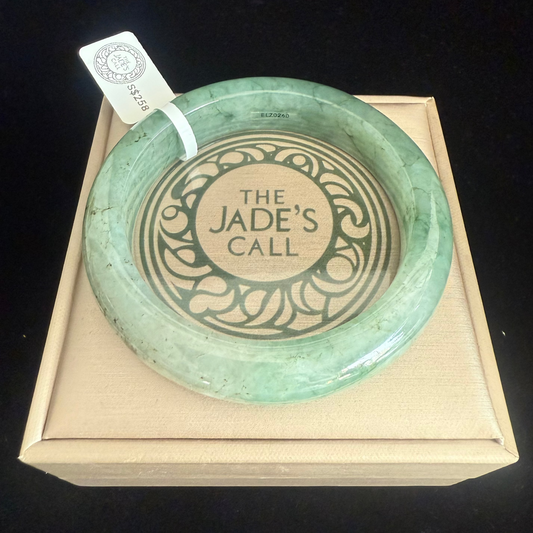 121. Glossy underwater green Jade Bangle