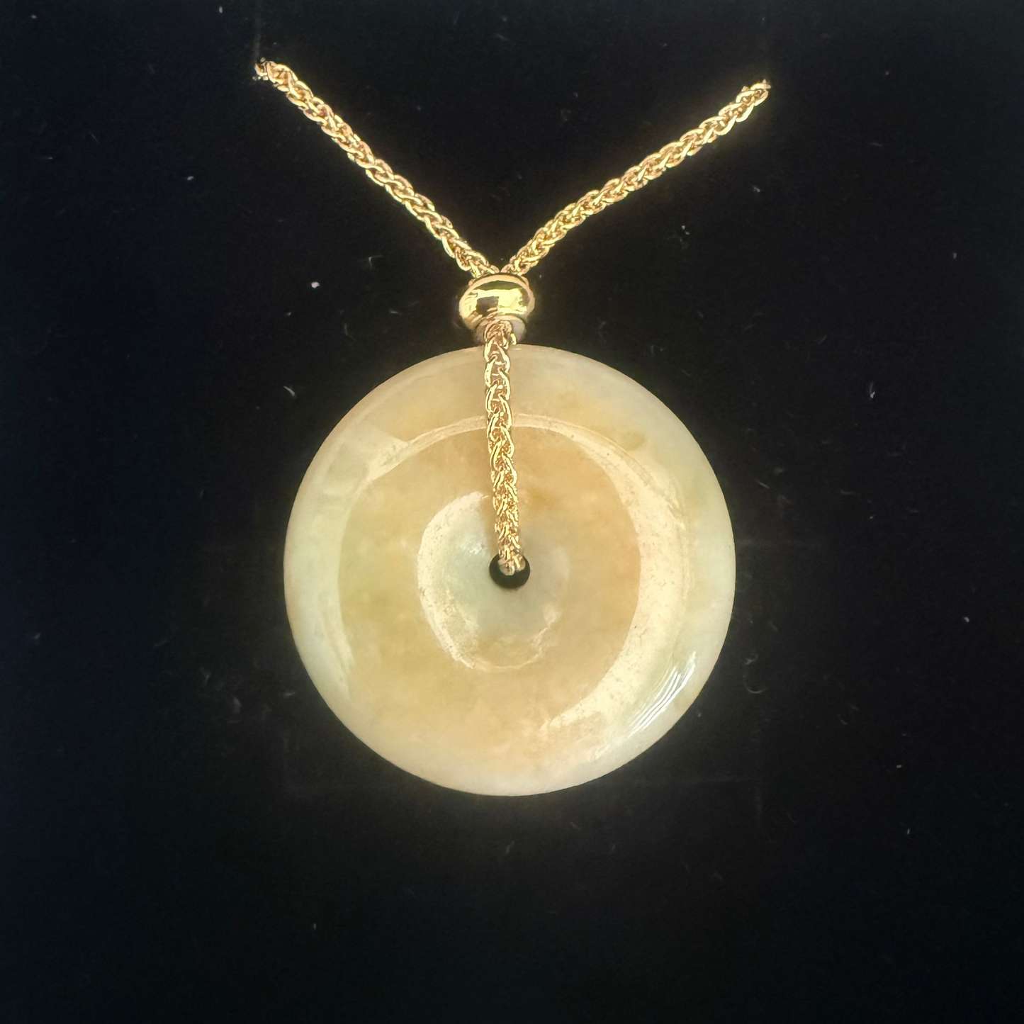 L31. Jade pendant with necklace -Safety button