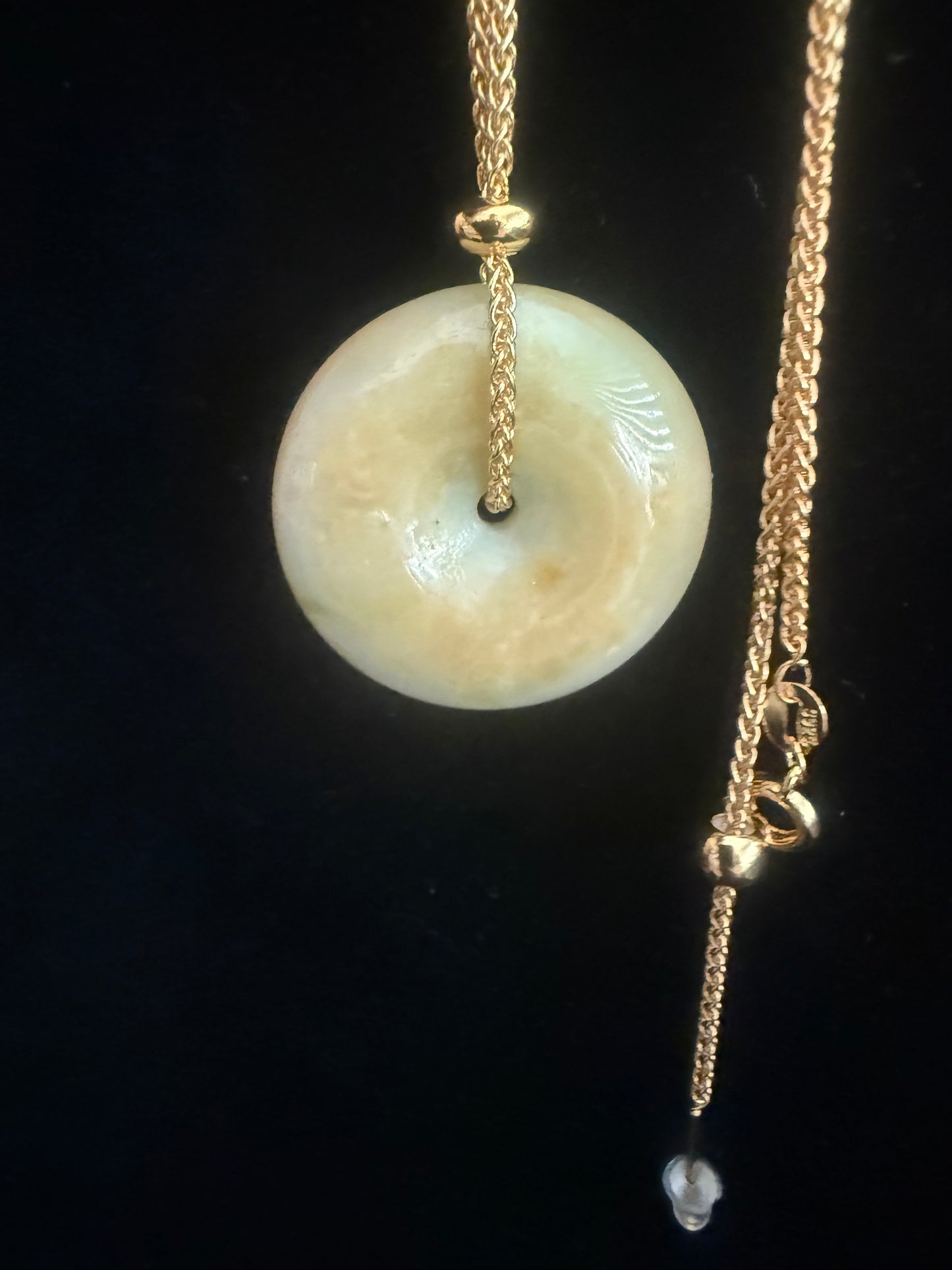 L31. Jade pendant with necklace -Safety button