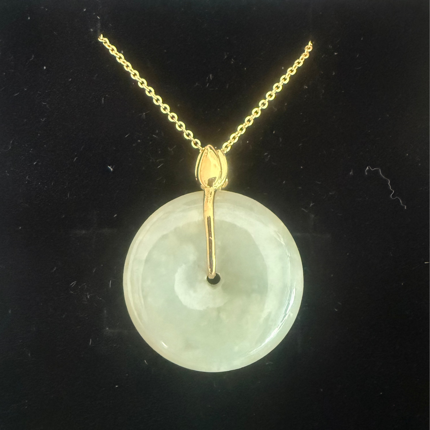 L34. Jade pendant with necklace -Safety button
