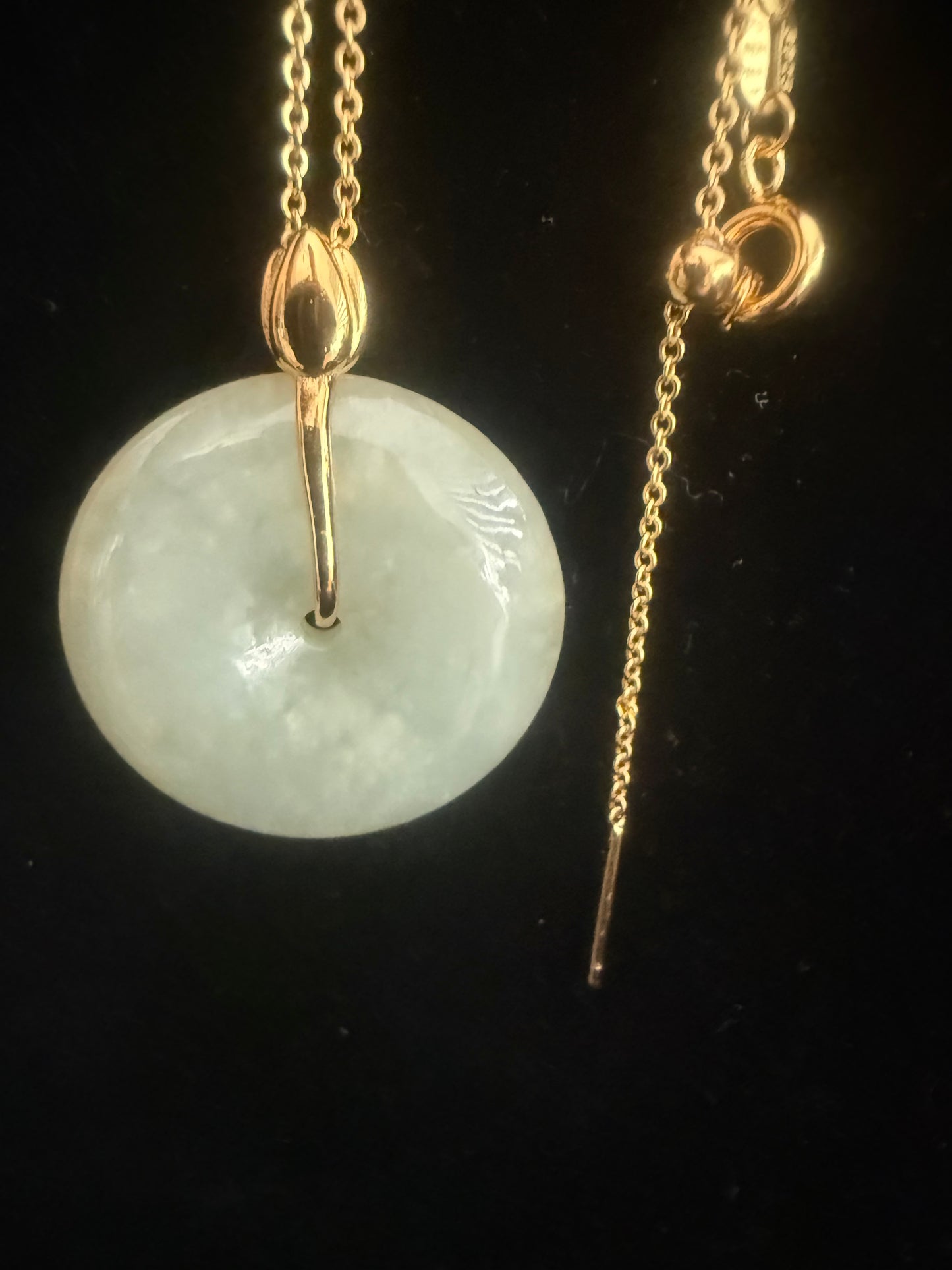 L34. Jade pendant with necklace -Safety button