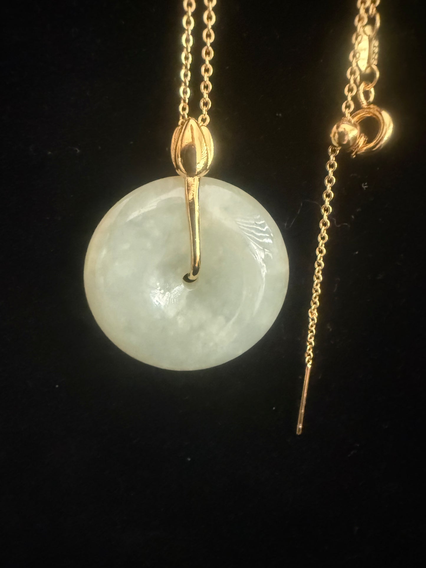 L34. Jade pendant with necklace -Safety button