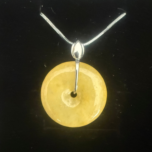 L33. Jade pendant with necklace -Safety button