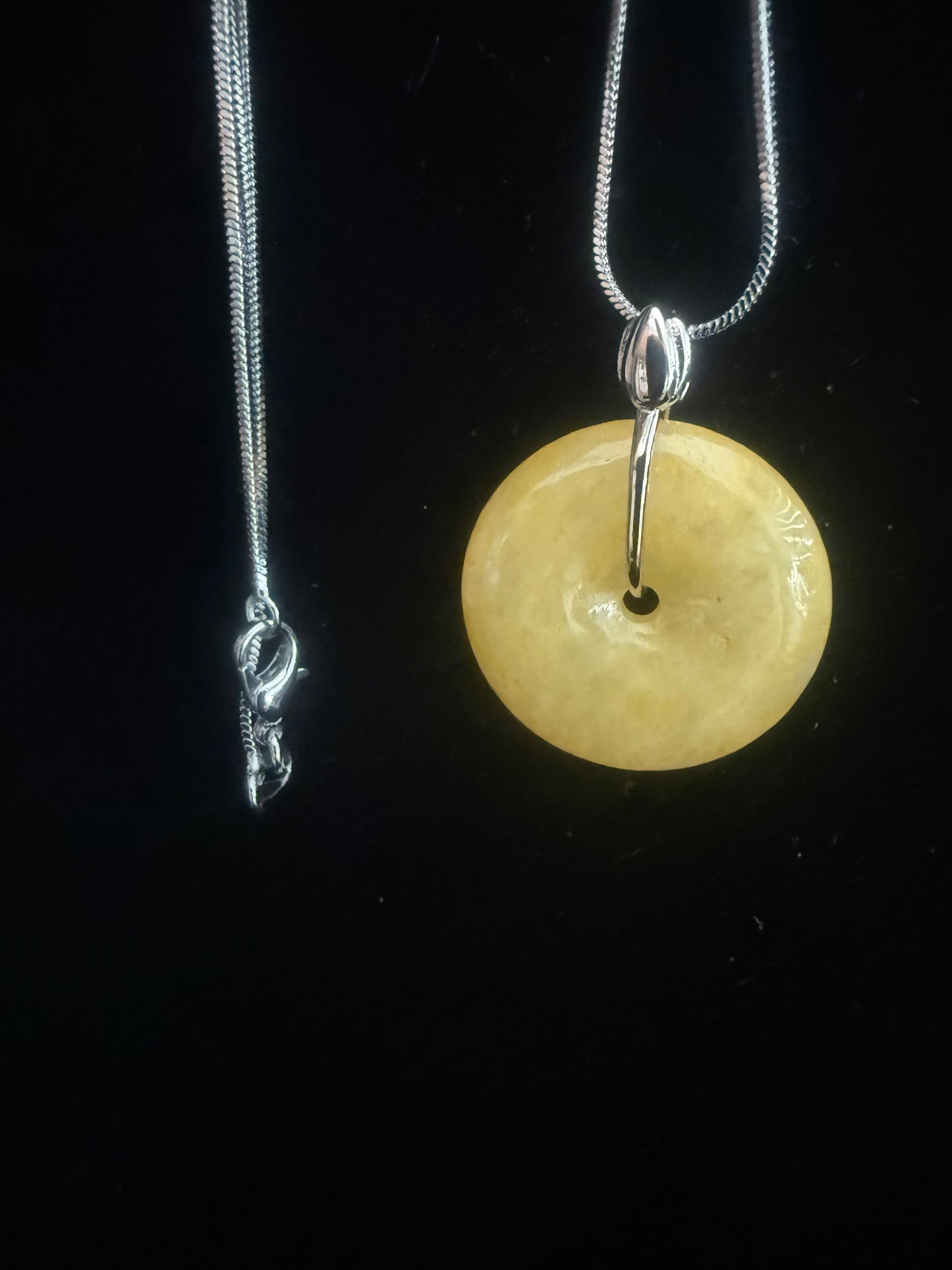 L33. Jade pendant with necklace -Safety button