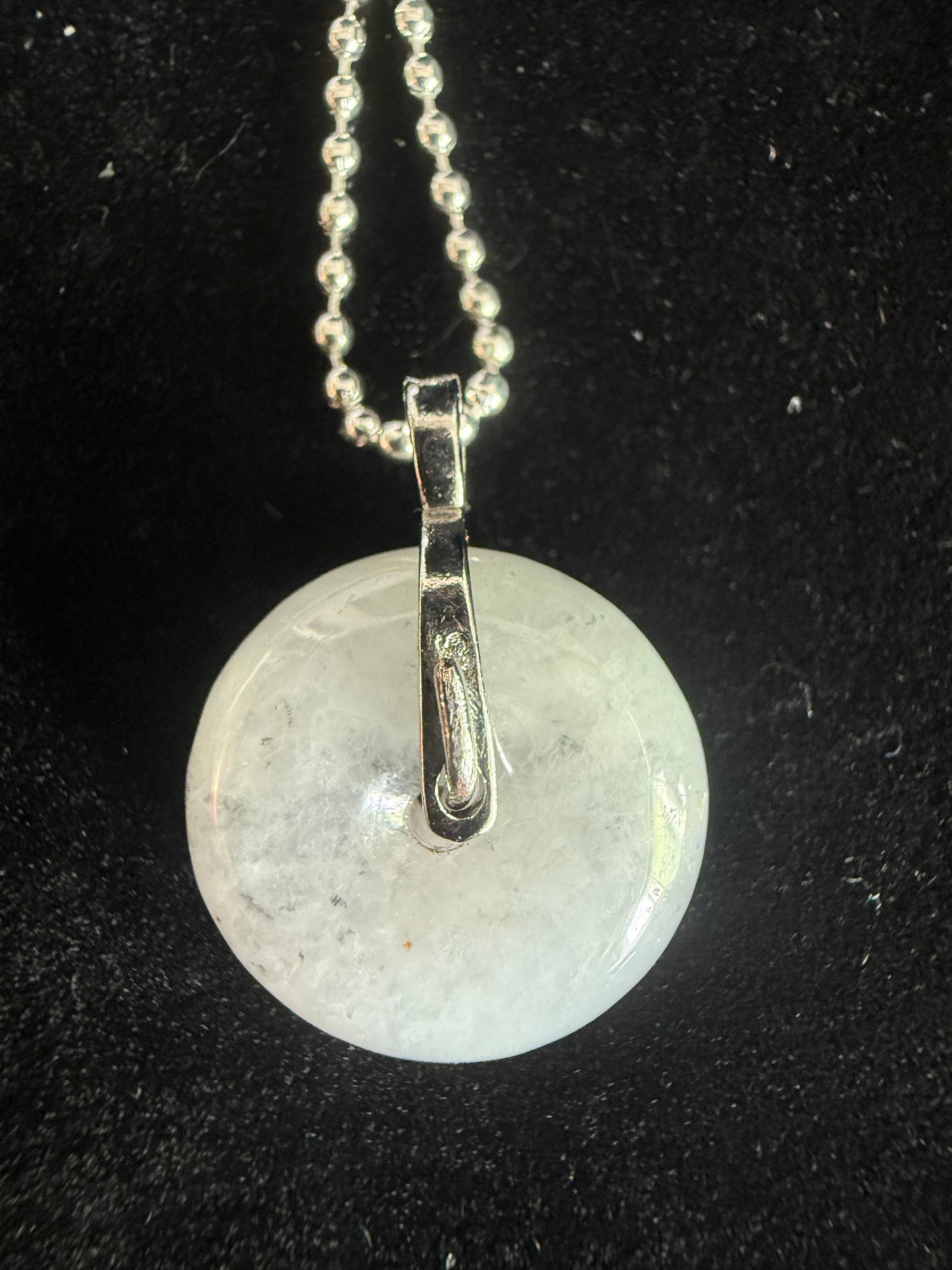 L39. Jade pendant with necklace - Safety button mini