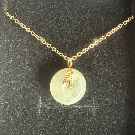 L38. Jade pendant with necklace - Safety button Mini