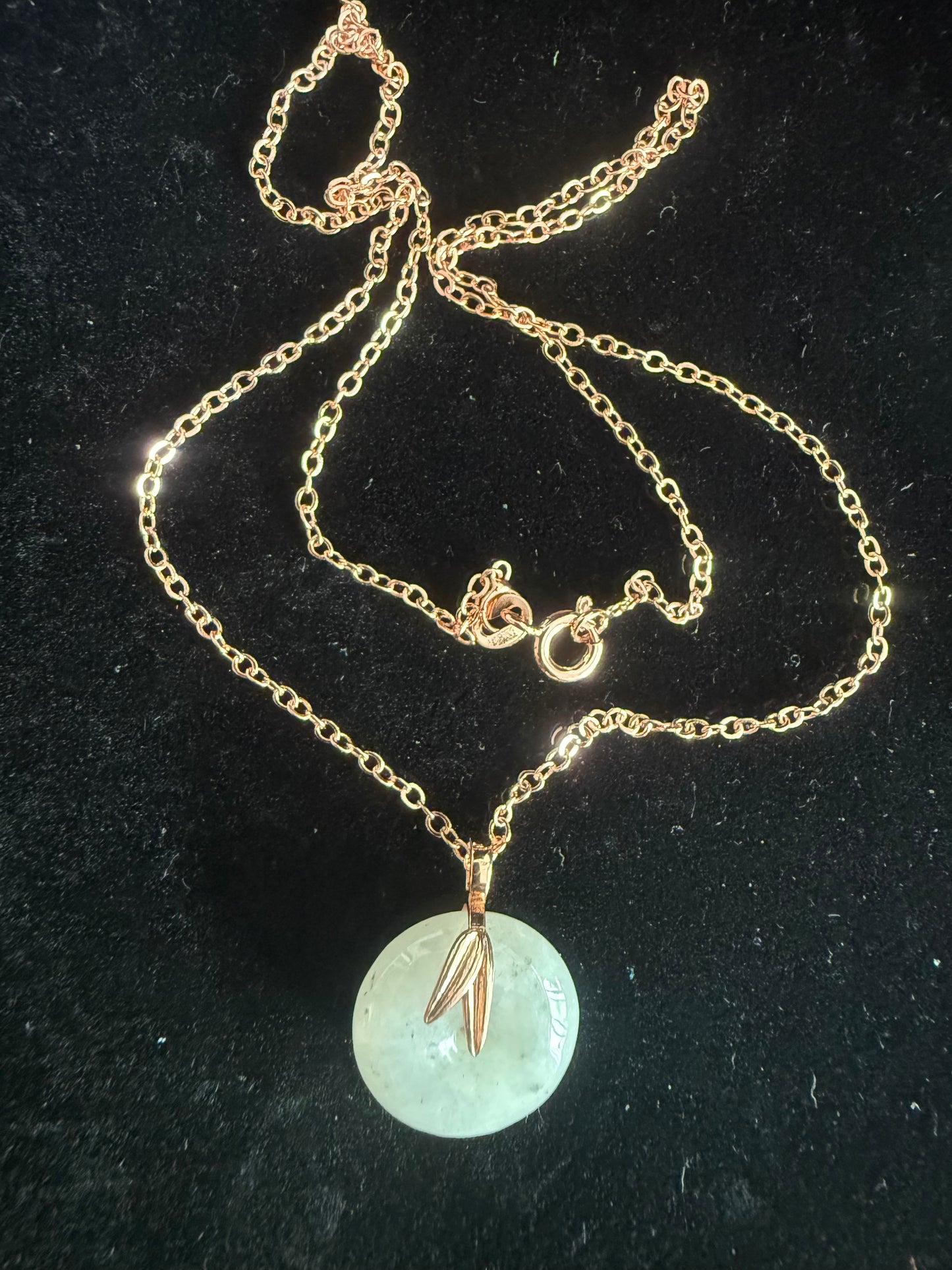 L38. Jade pendant with necklace - Safety button Mini