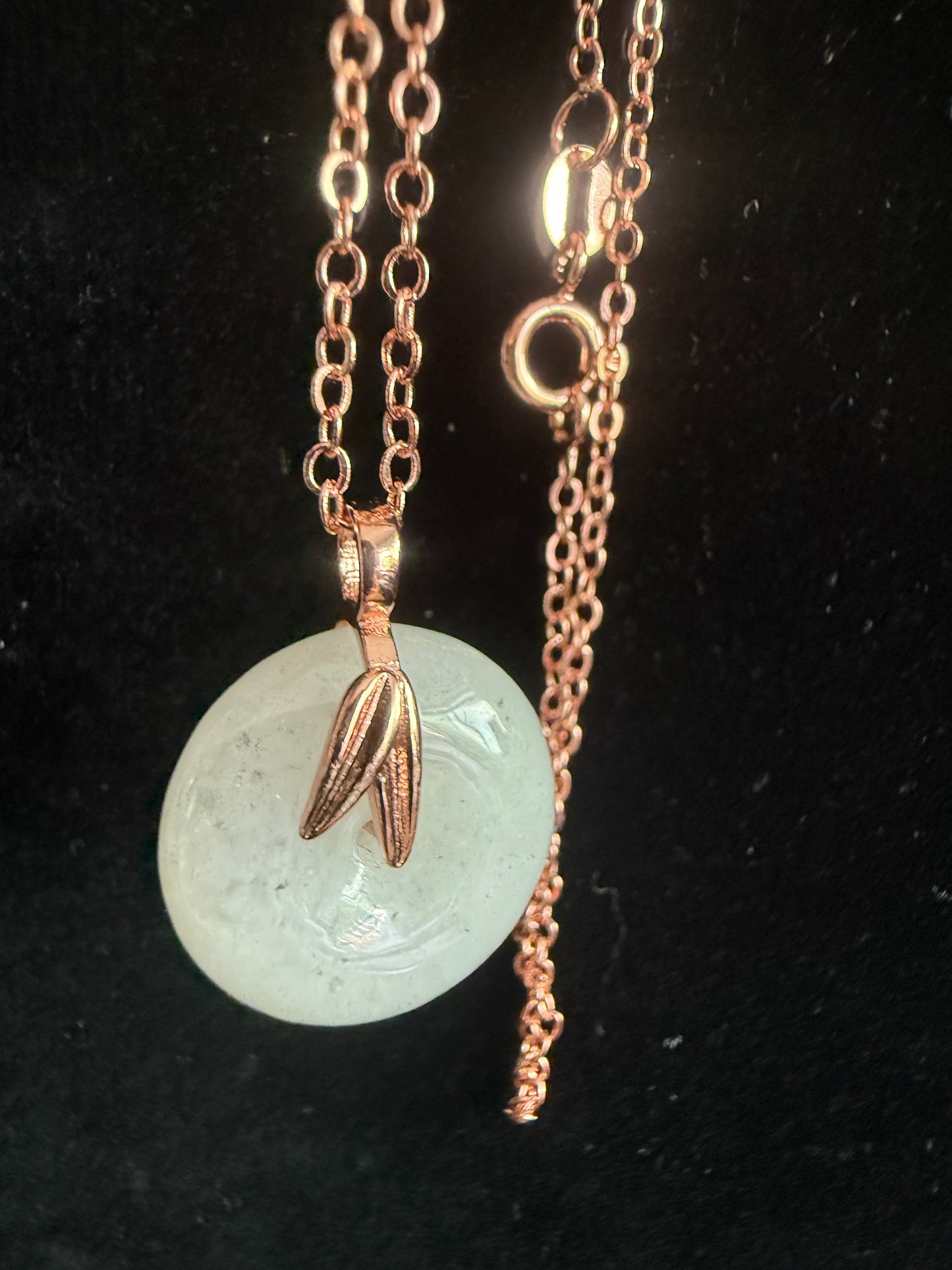 L38. Jade pendant with necklace - Safety button Mini