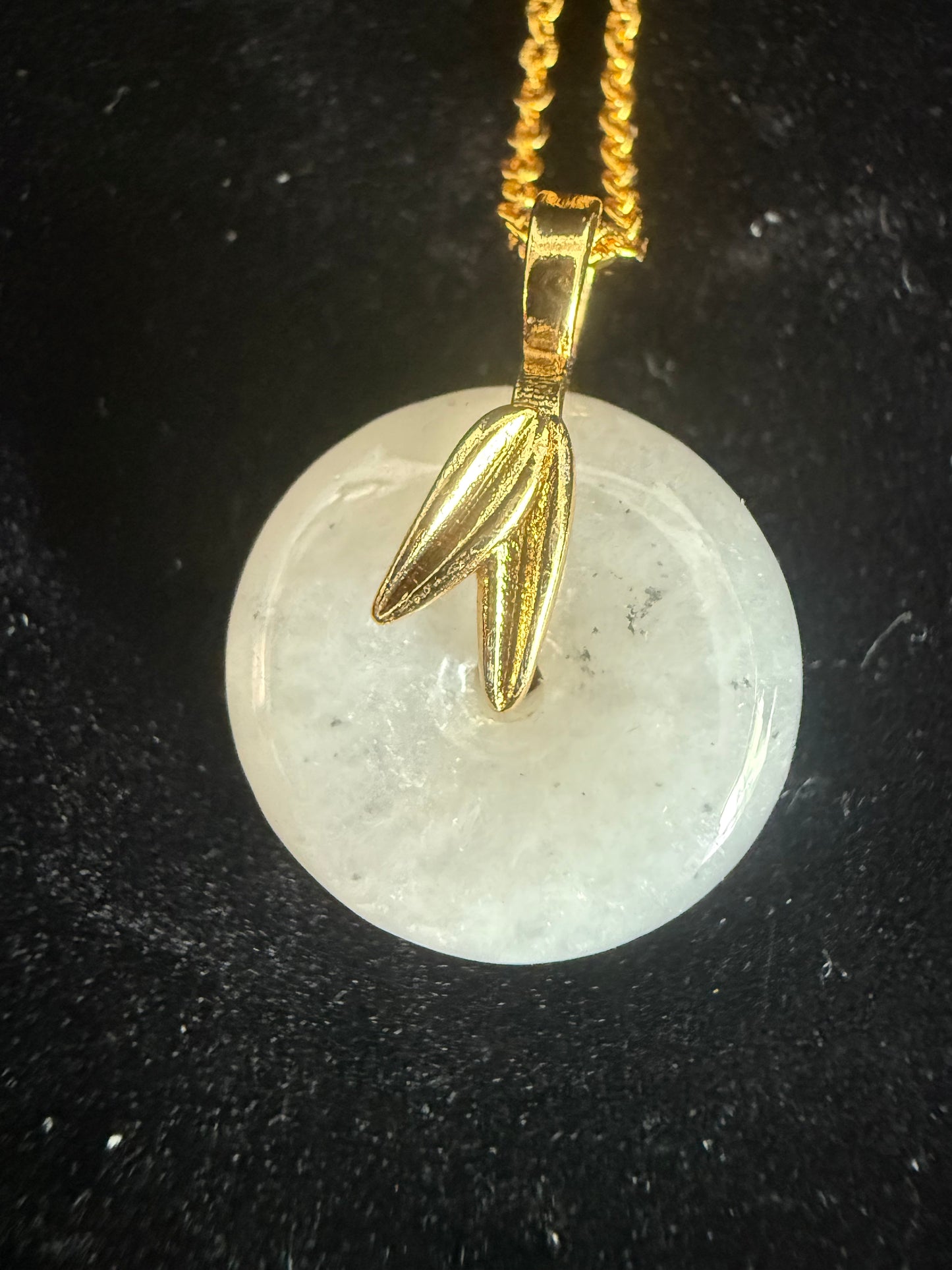 L37. Jade pendant with necklace - Safety button Mini