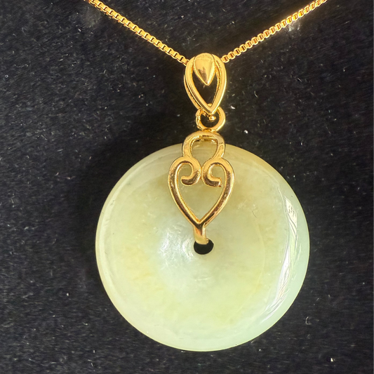 L35. Jade pendant with necklace -Safety button