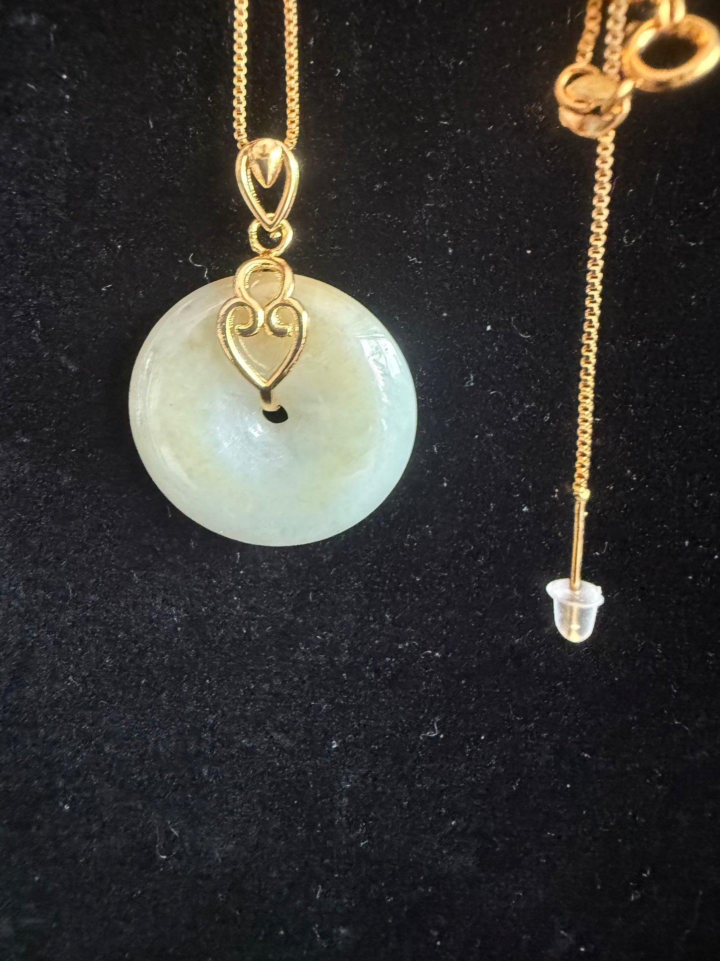 L35. Jade pendant with necklace -Safety button