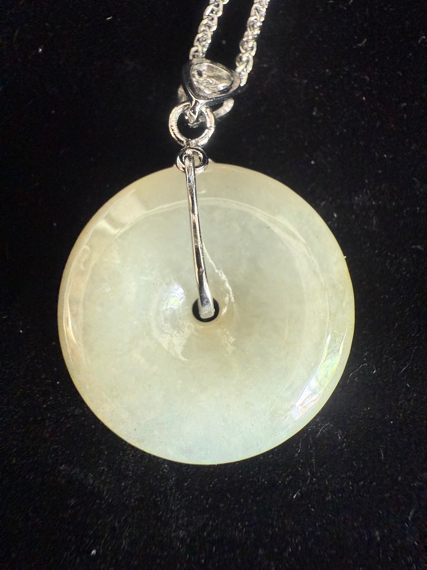 L22. Jade pendant with necklace -Safety button