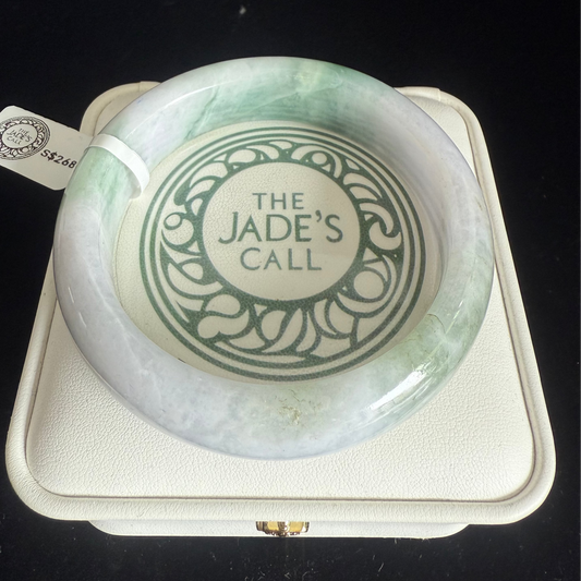 235. Green n white mix Jade bangle