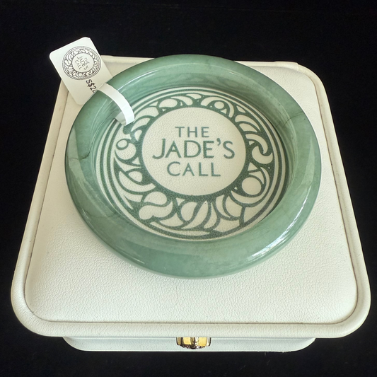 218. Glossy green Jade bangle