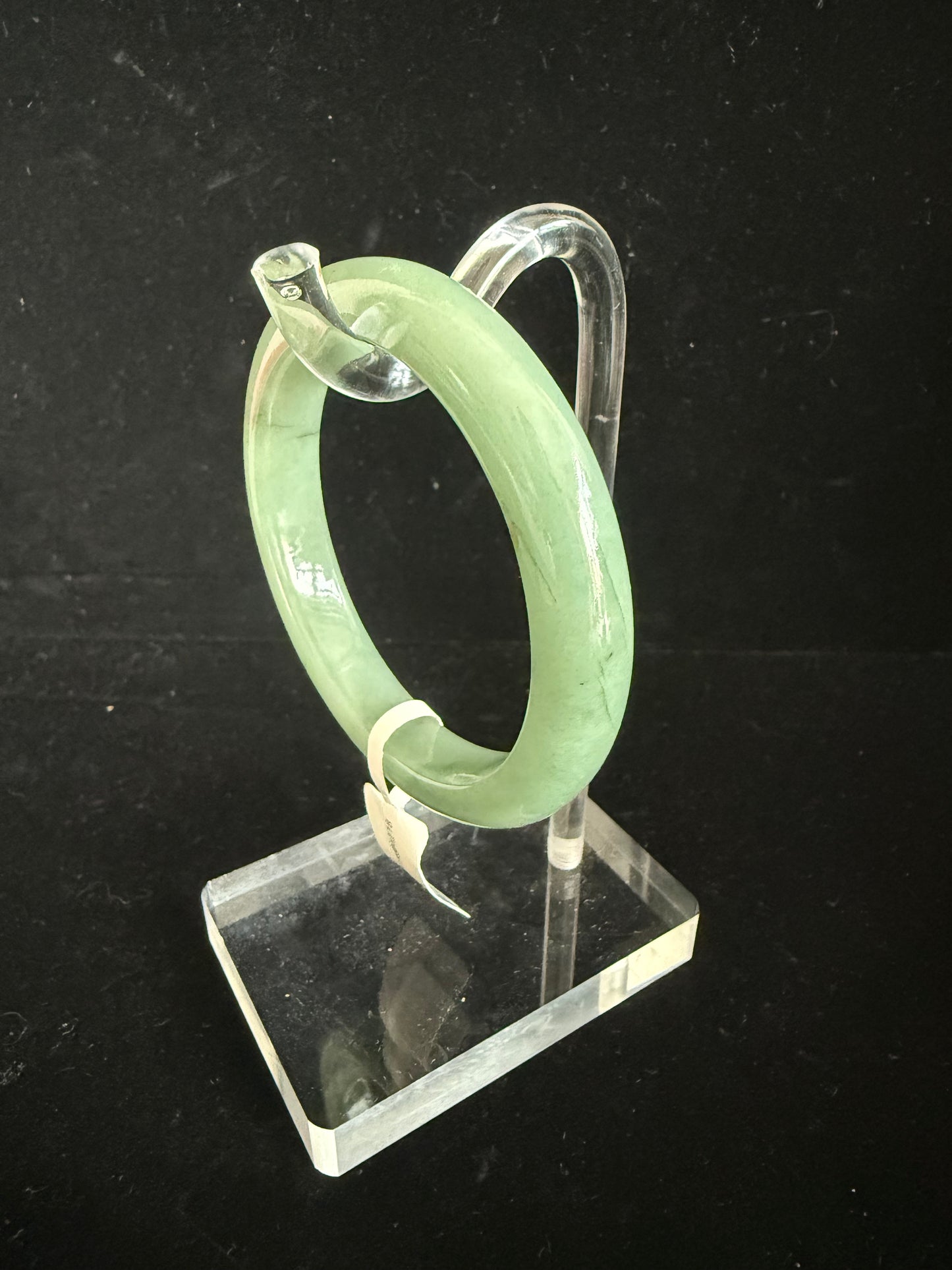 218. Glossy green Jade bangle