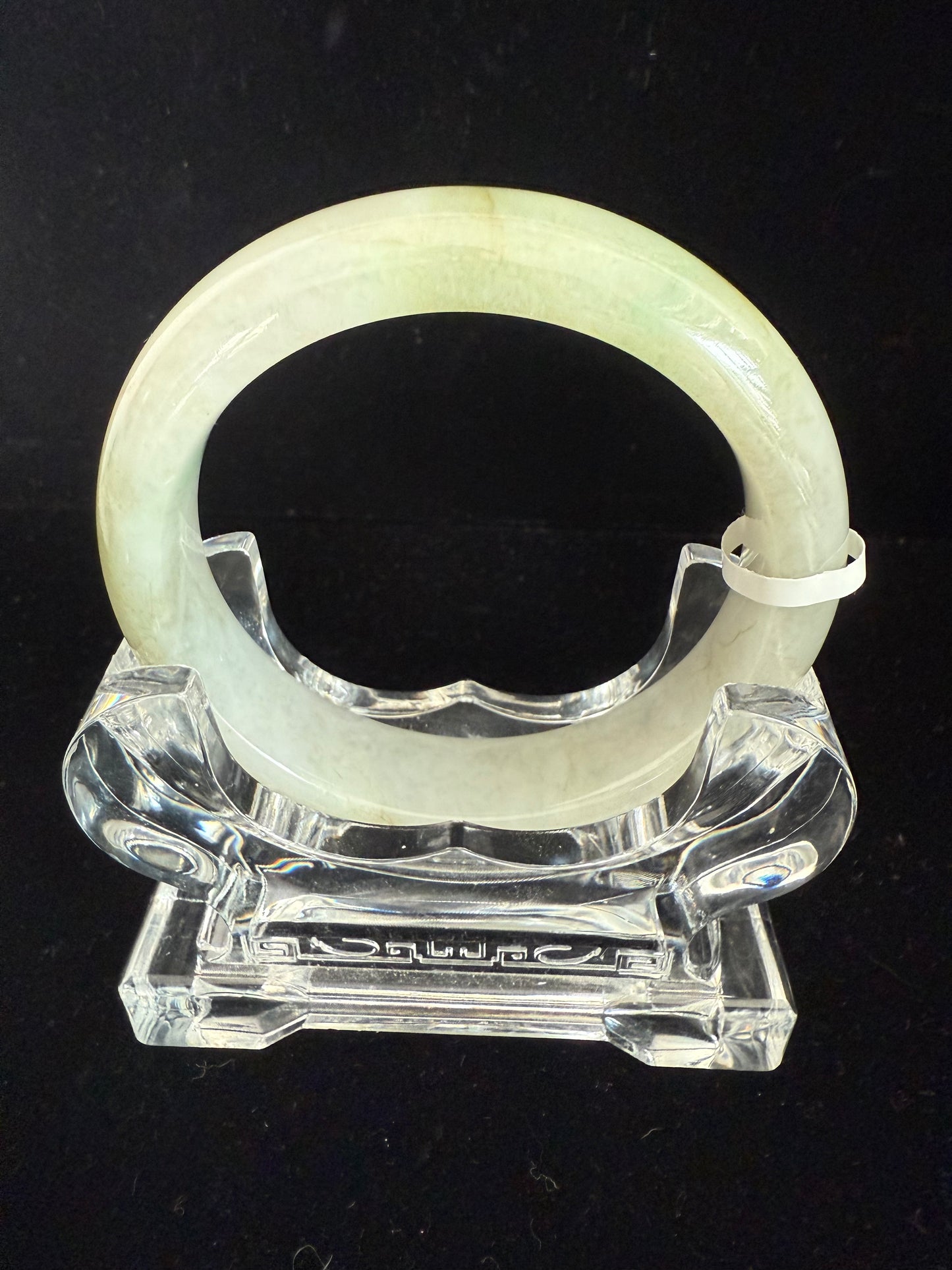 145. Glossy pear colored jade bangle