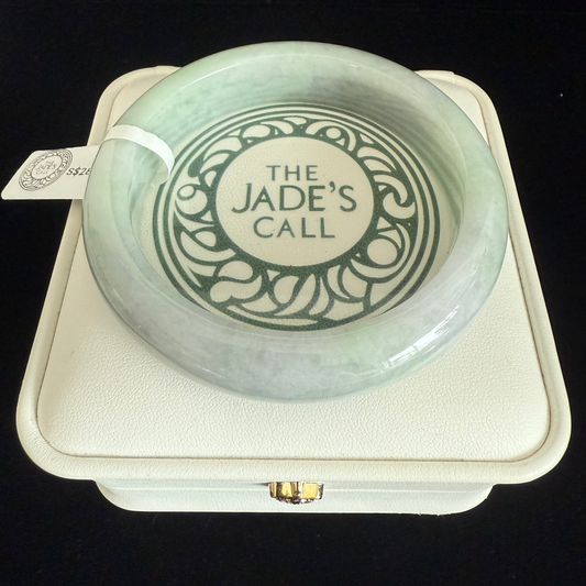 148. Light Green tones jade bangle