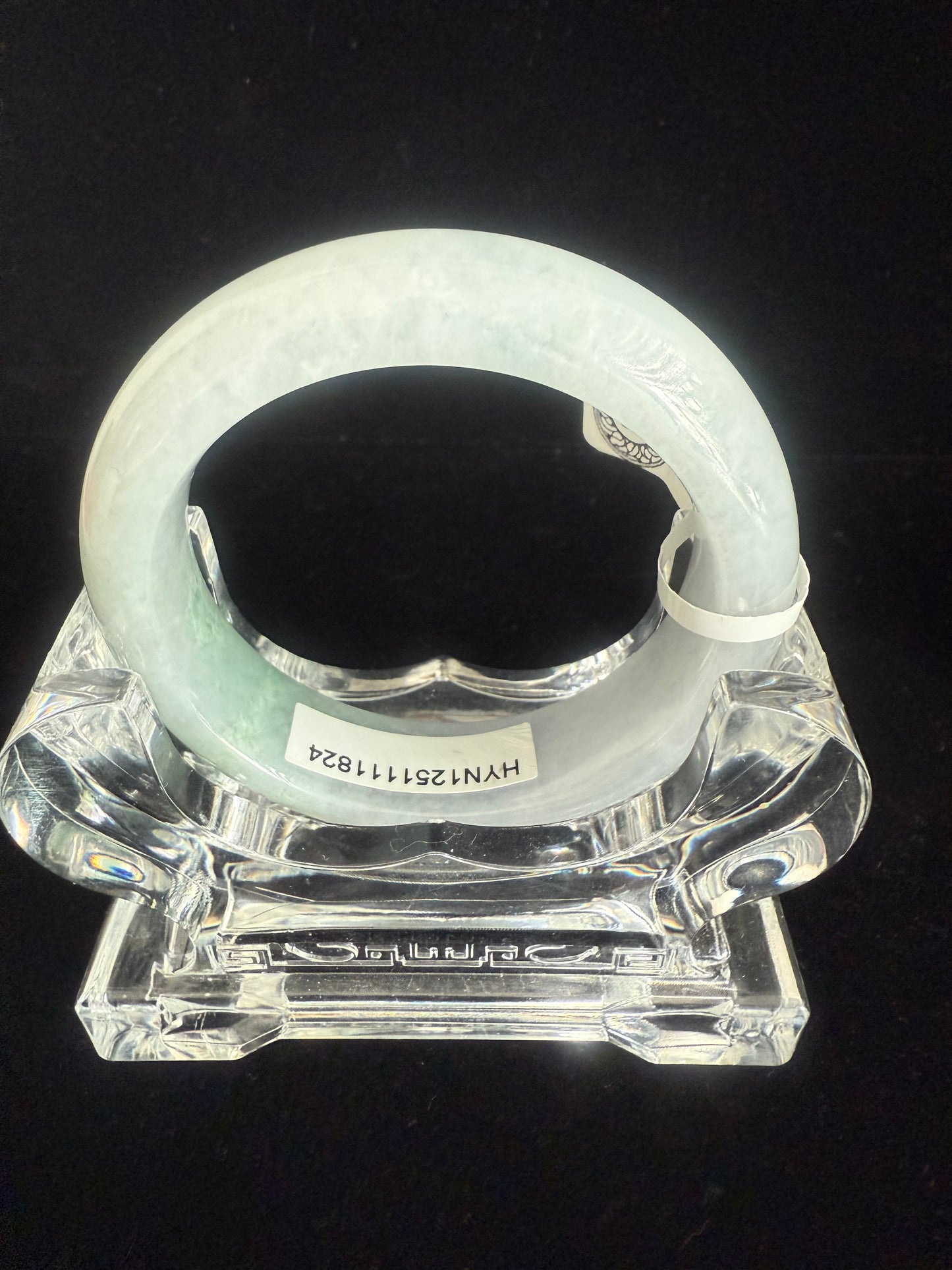 280. White blended in with green jade bangle