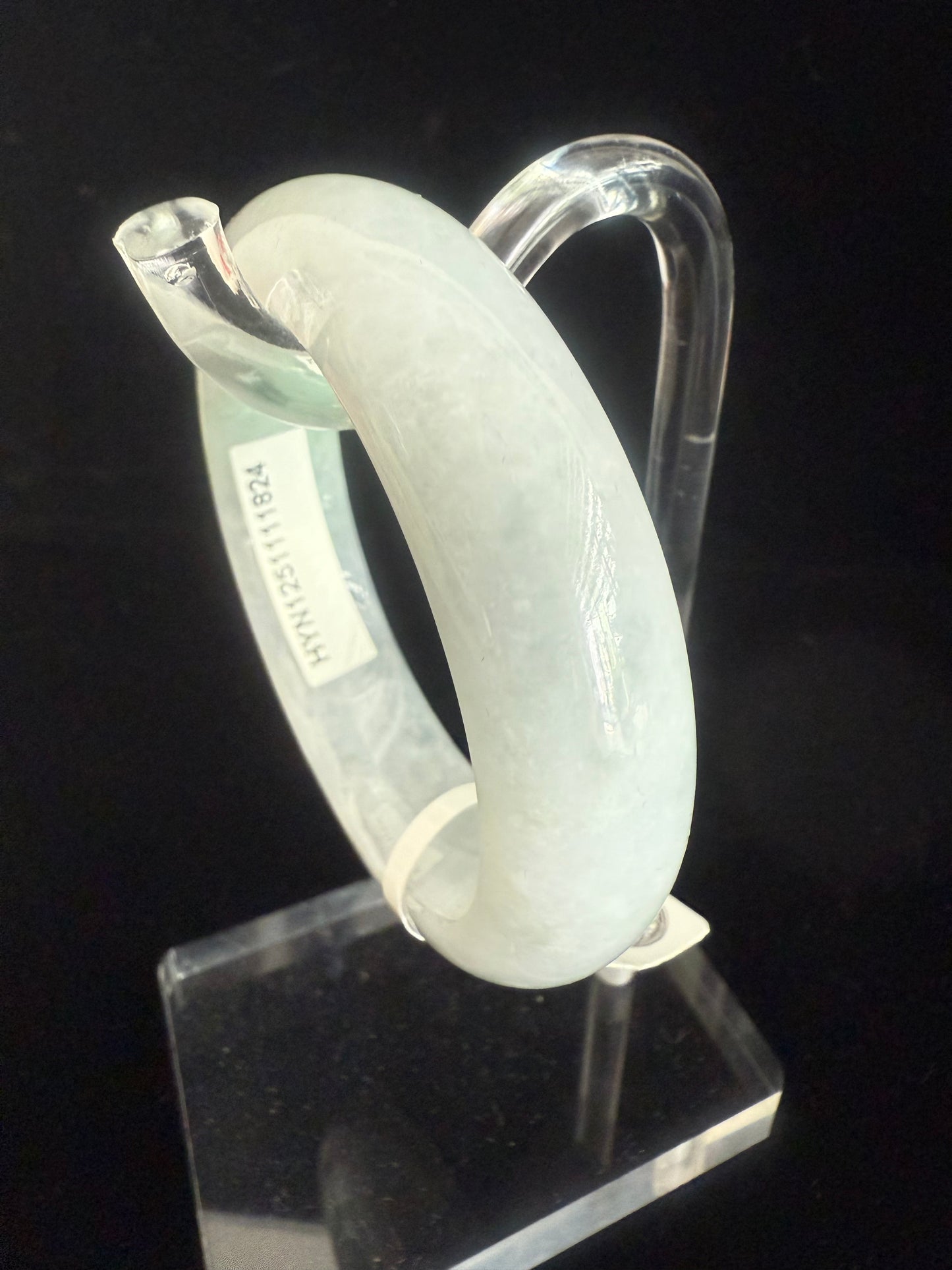 280. White blended in with green jade bangle